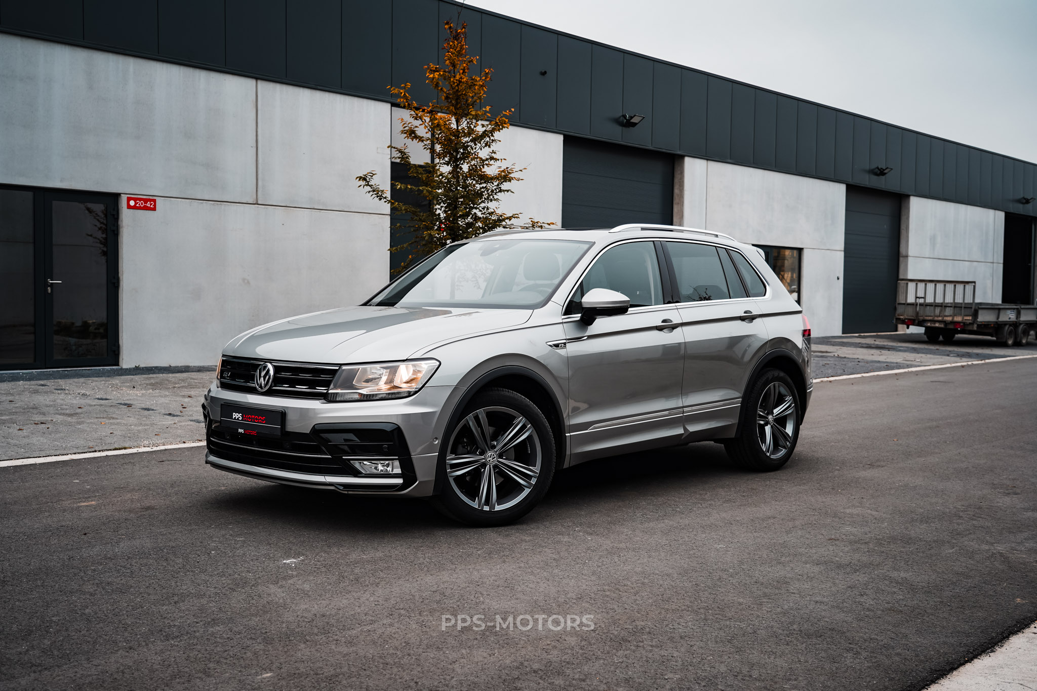Volkswagen TIGUAN 1.4 TSI DSG R-LINE photo 1