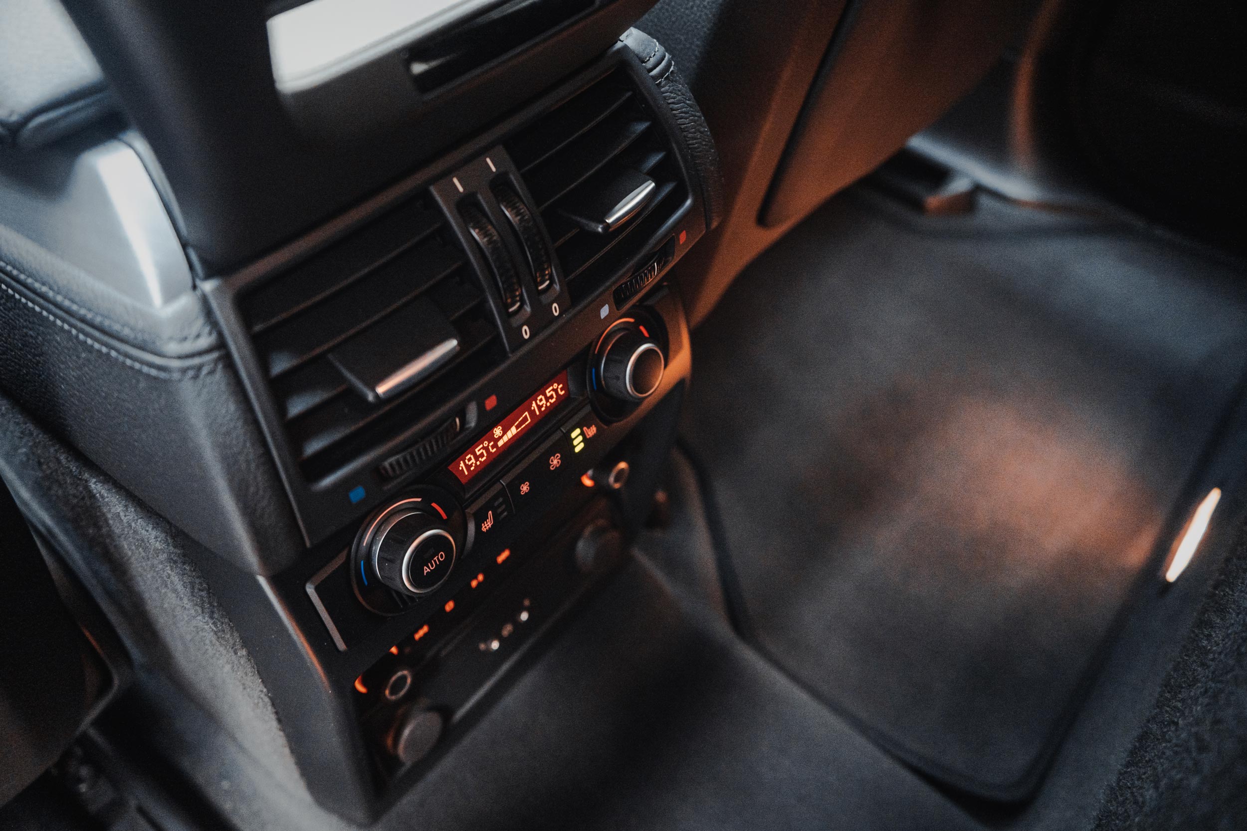 BMW X6 M 4.4i V8 TWIN-TURBO - LICHTE VRACHT photo 36