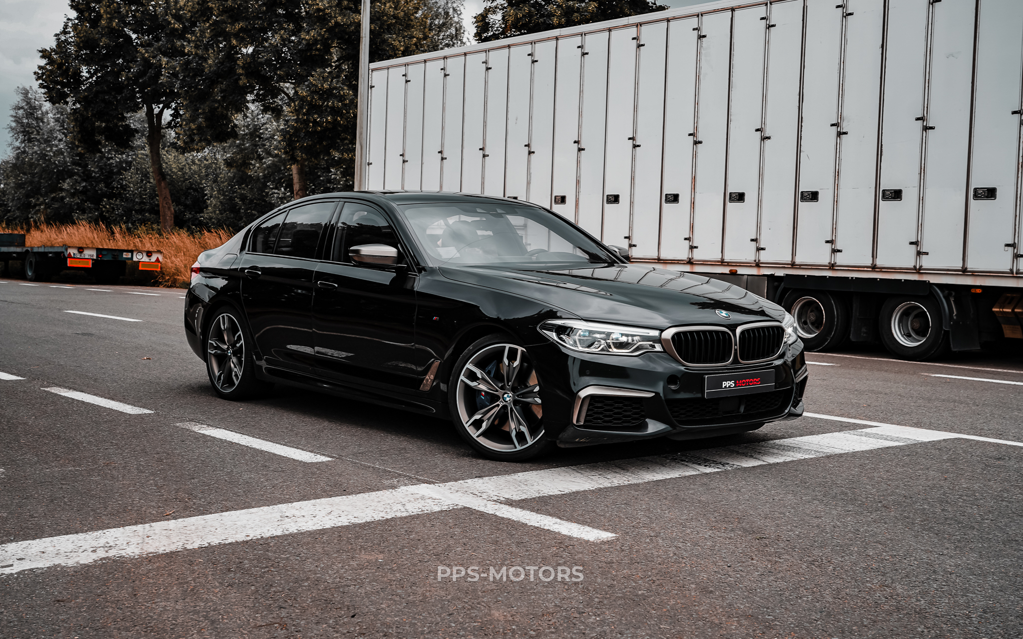 BMW M550d xAS photo 36