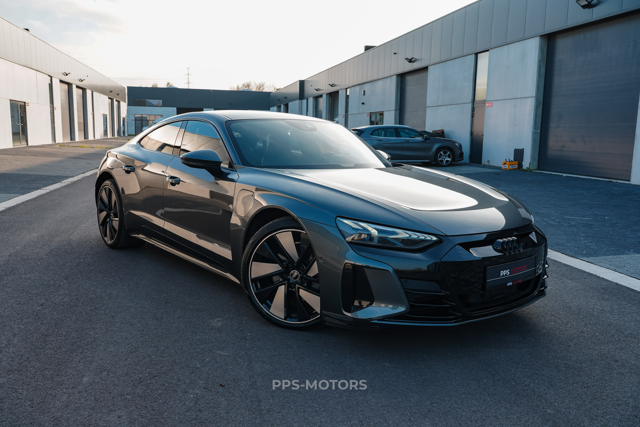 Audi E-TRON GT photo 11