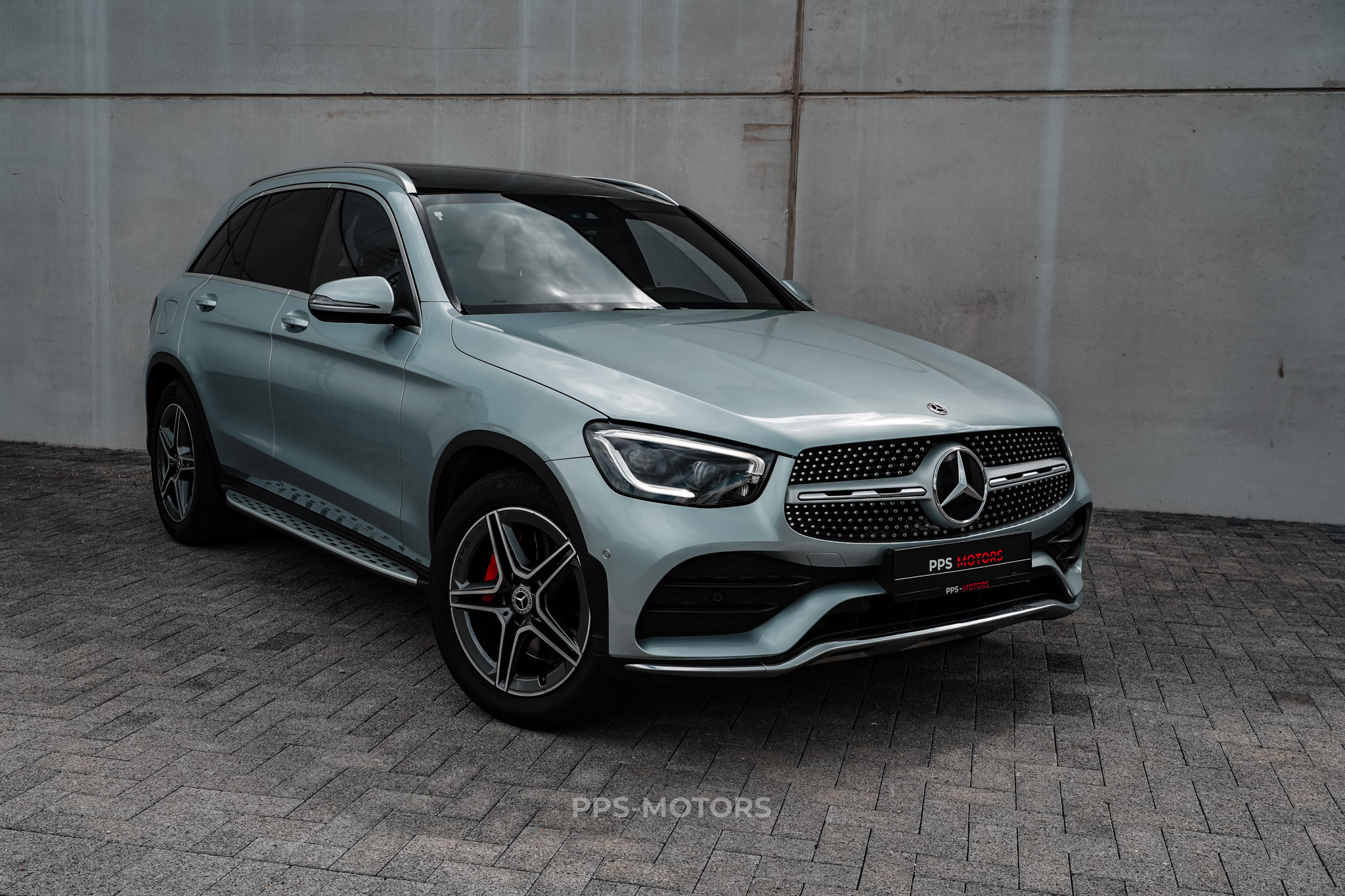 Mercedes Benz GLC 220d 4-MATIC AMG PACK photo 6