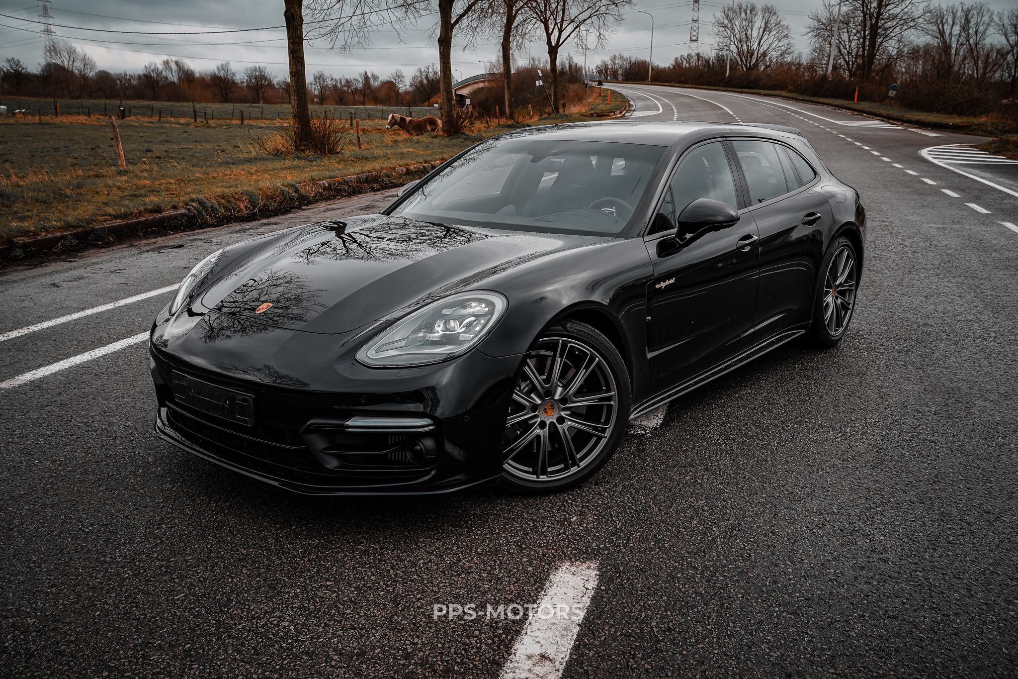 Porsche PANAMERA 4 E-HYBRID photo 1