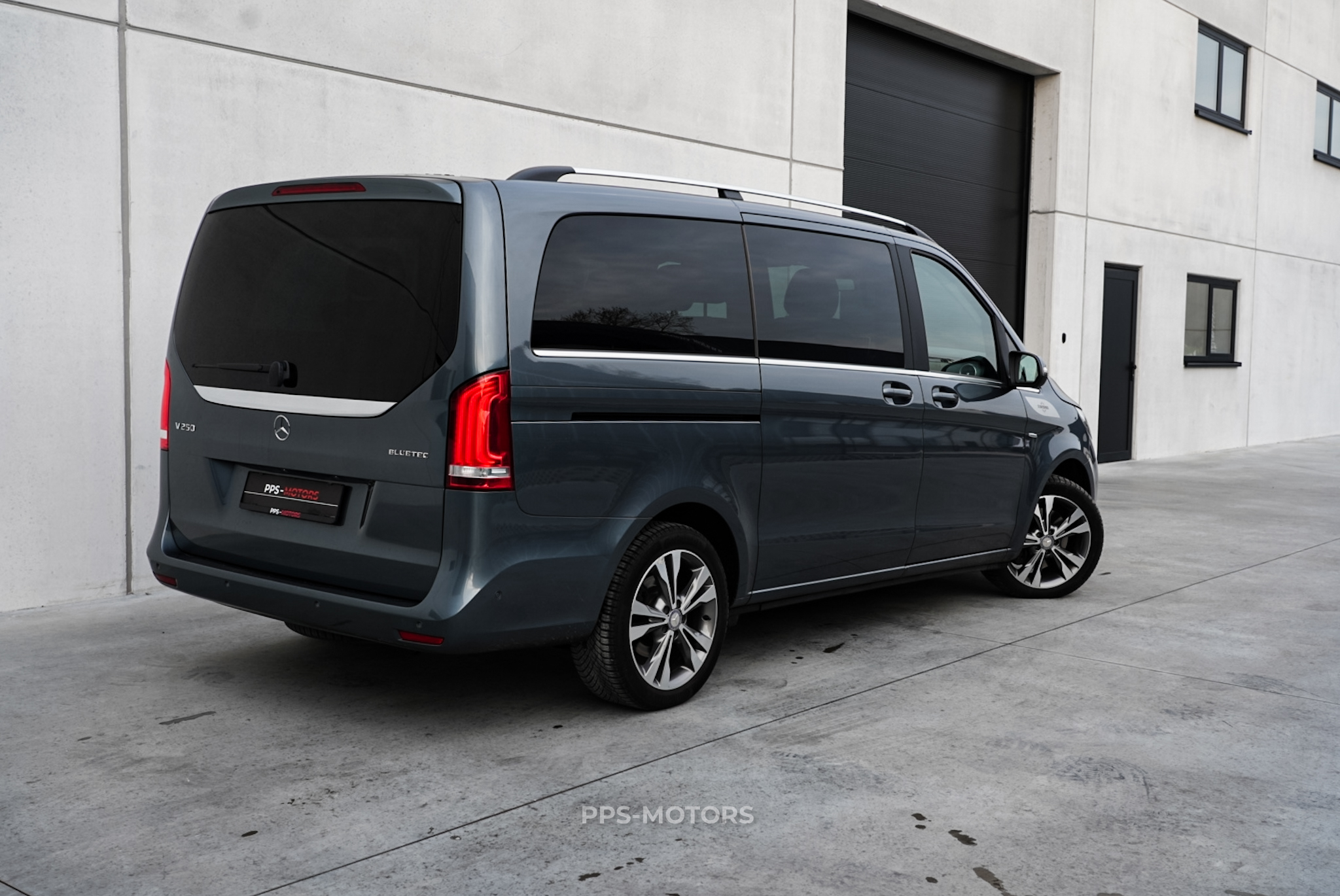 Mercedes Benz V250 AVANTGARDE photo 9