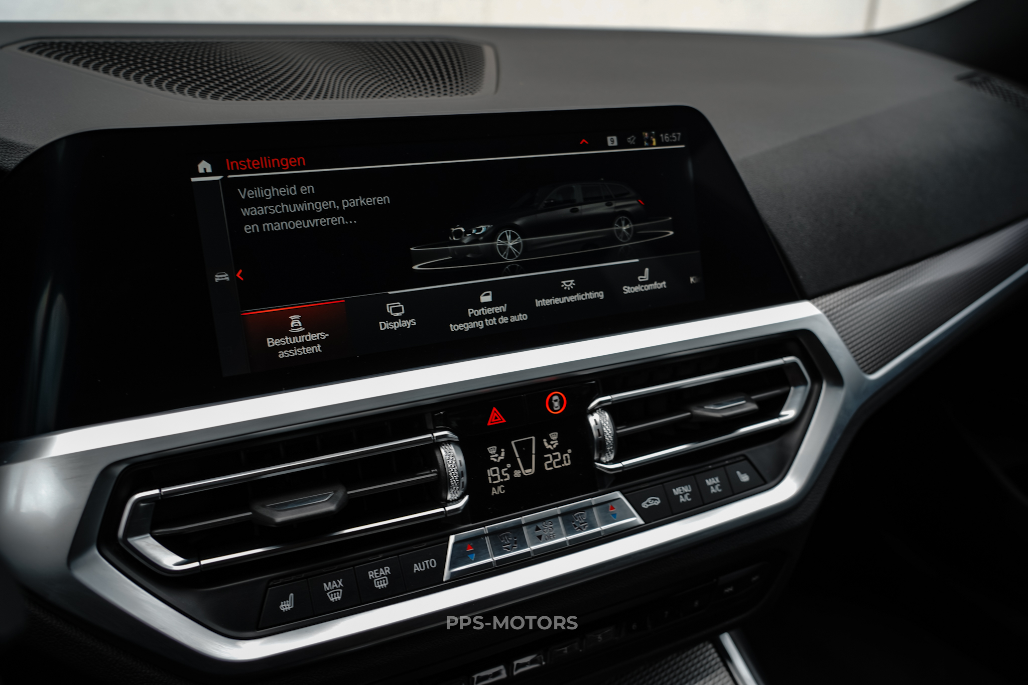 BMW M340i xDrive photo 19