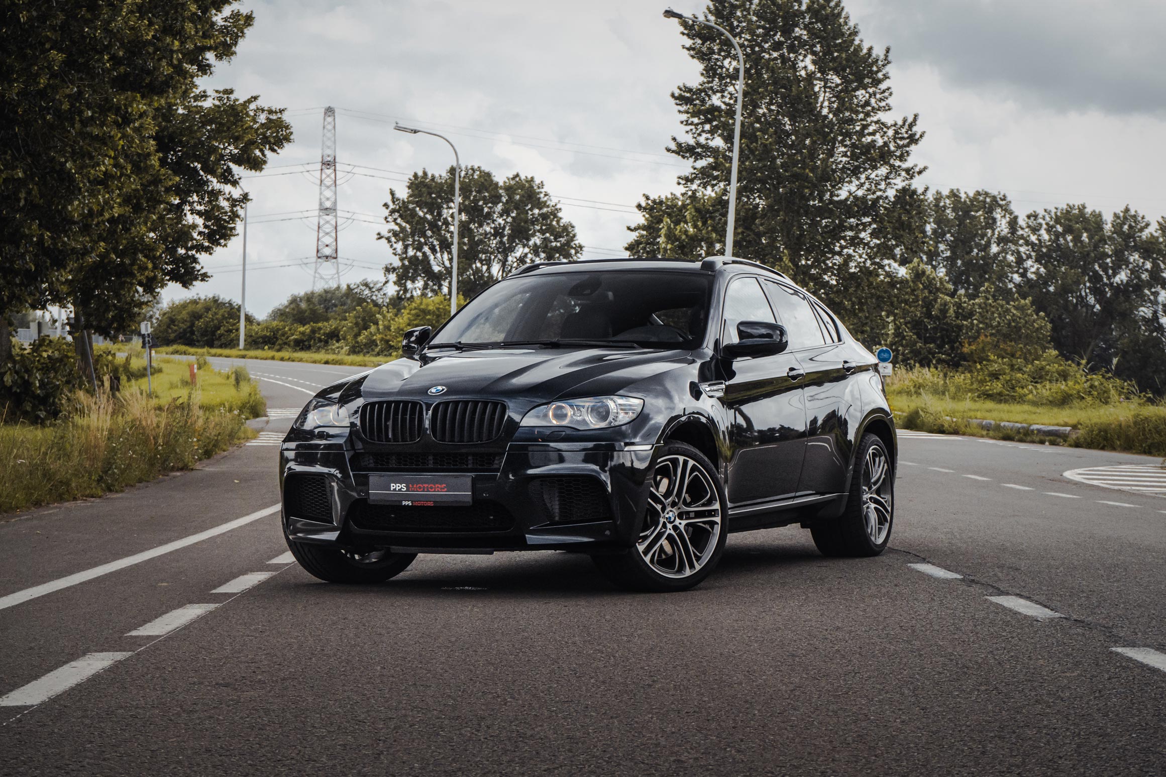 BMW X6 M 4.4i V8 TWIN-TURBO - LICHTE VRACHT photo 1