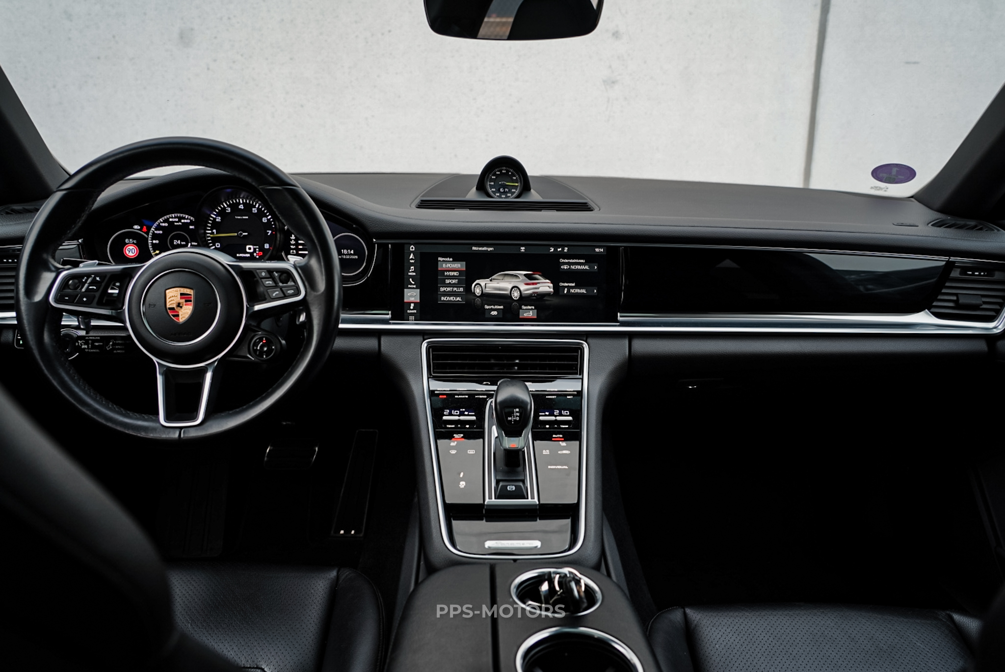 Porsche PANAMERA 4 E-HYBRID photo 10