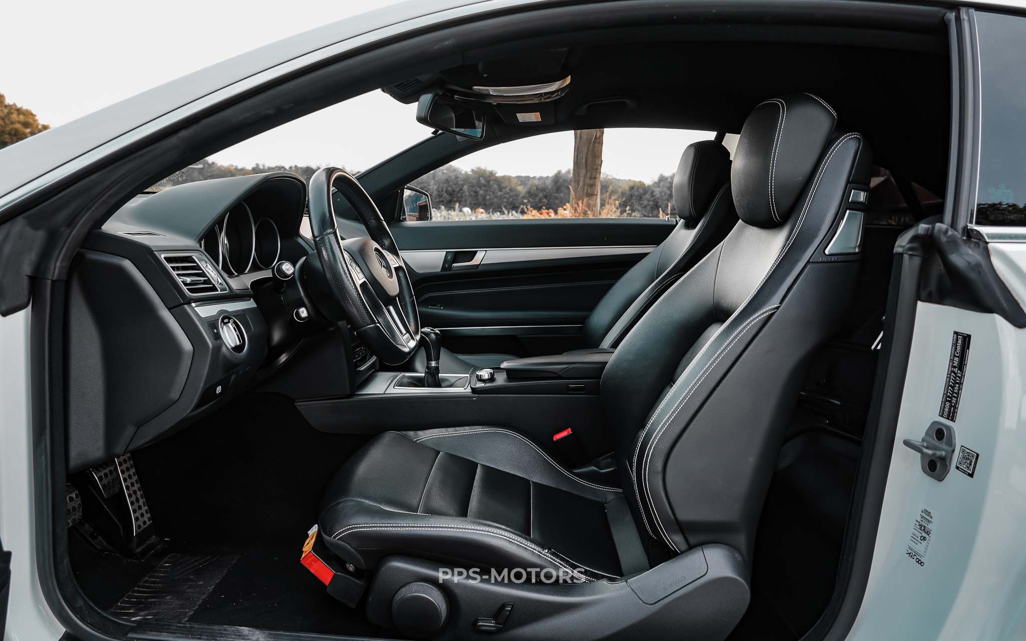 Mercedes Benz E220 COUPÉ photo 17