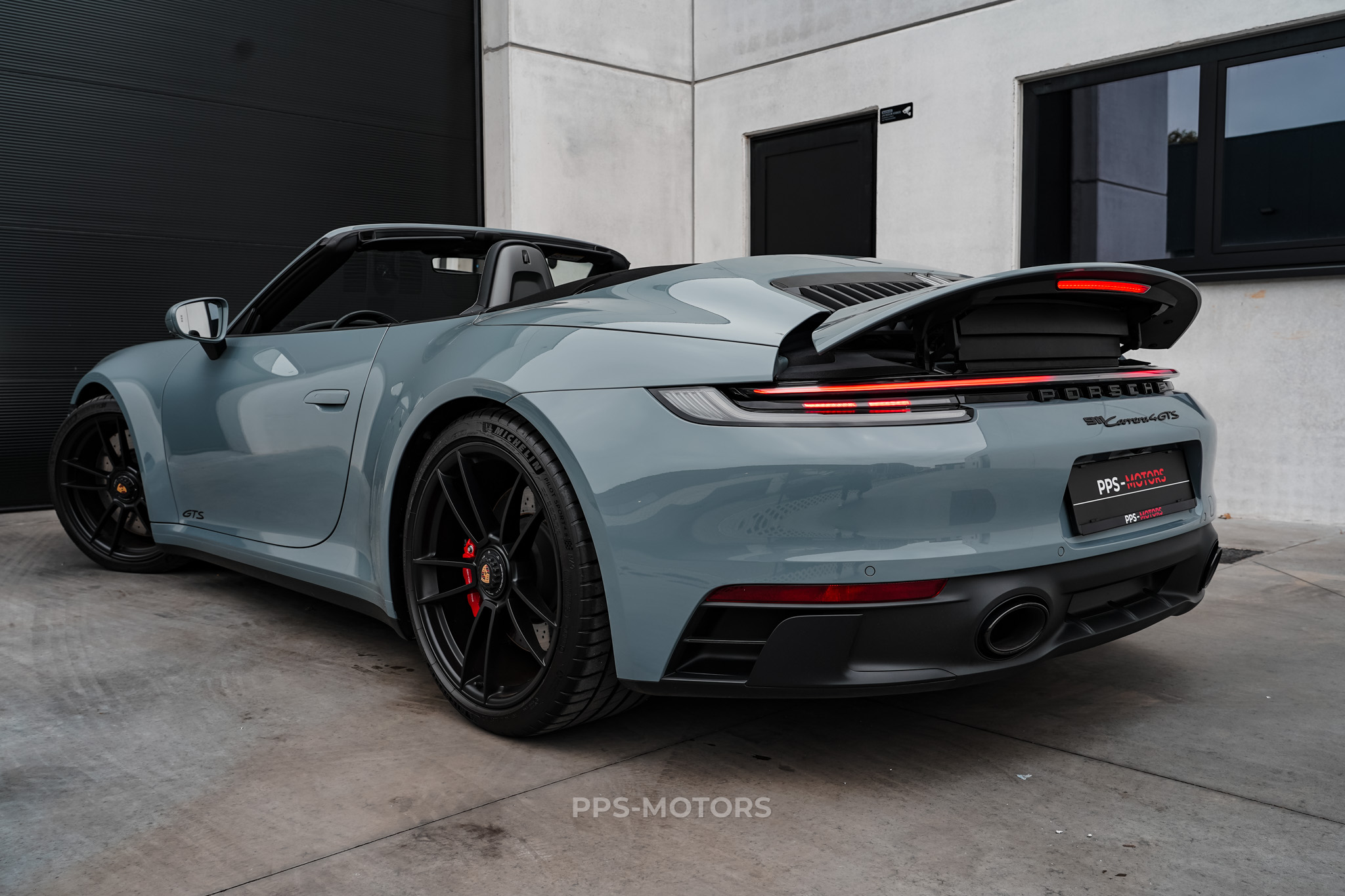 Porsche 992 CARRERA CABRIO 4 GTS photo 8