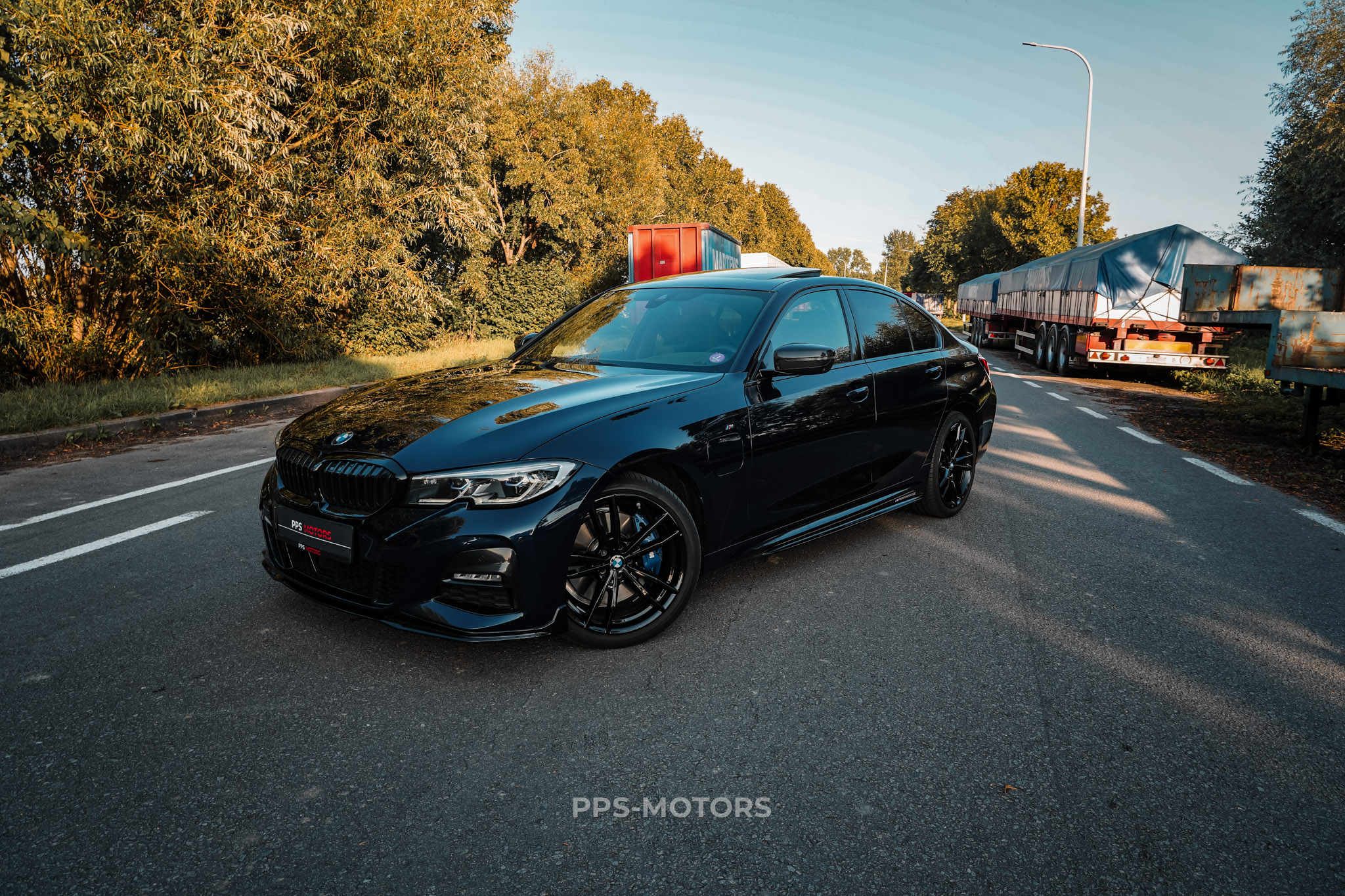 BMW 330e M-PAKKET M-PERFORMANCE photo 2
