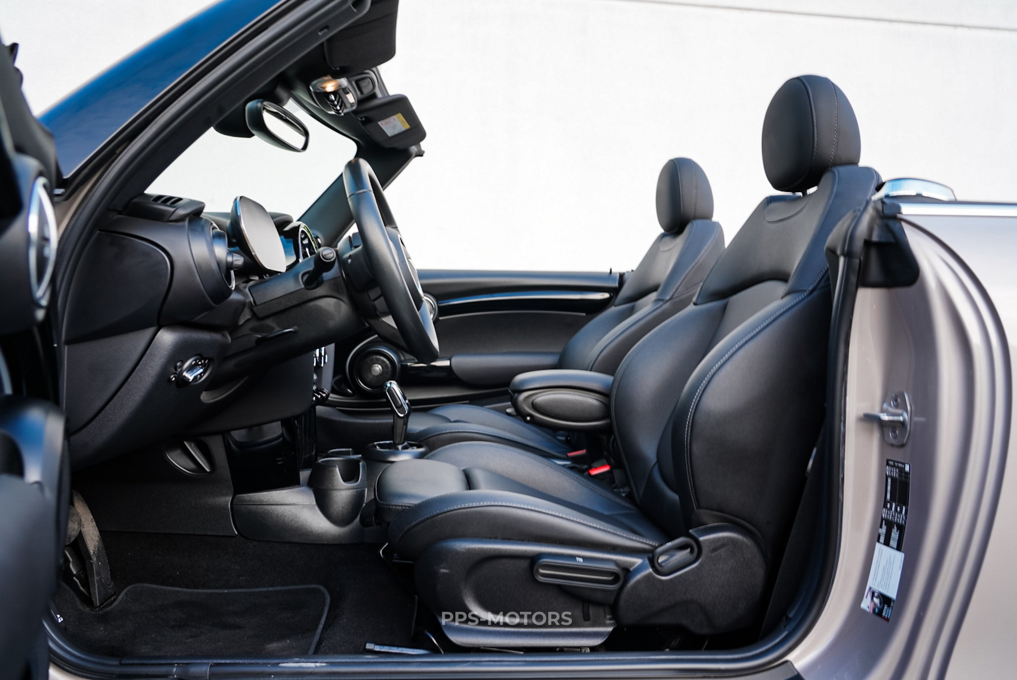 MINI COOPER CABRIO photo 10