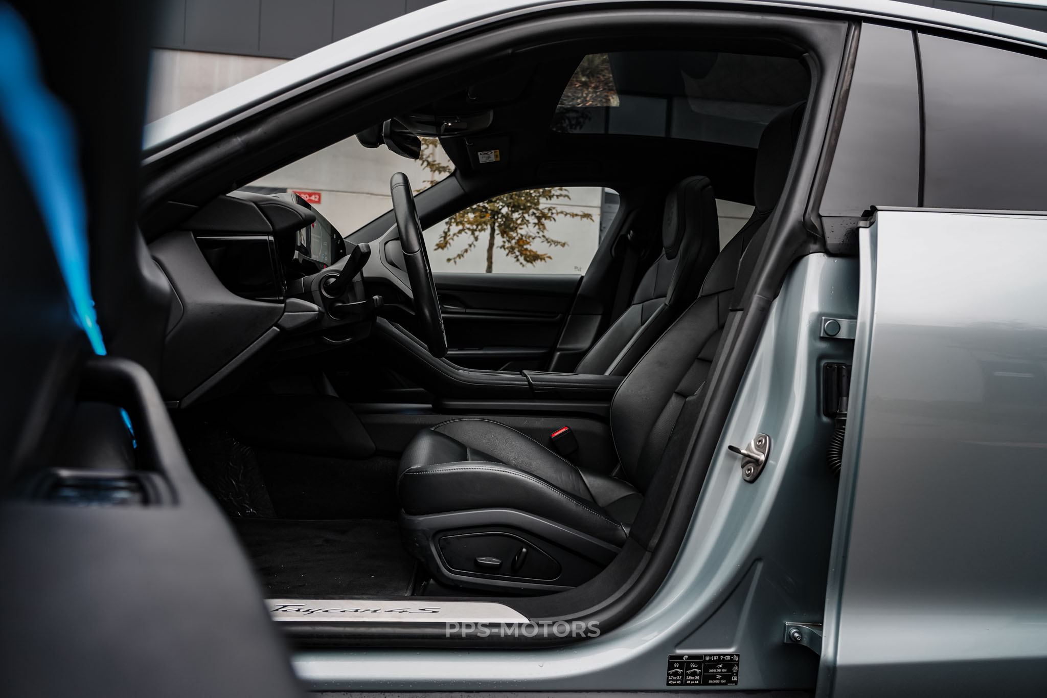 Porsche TAYCAN 4S SPORTDESIGN photo 11