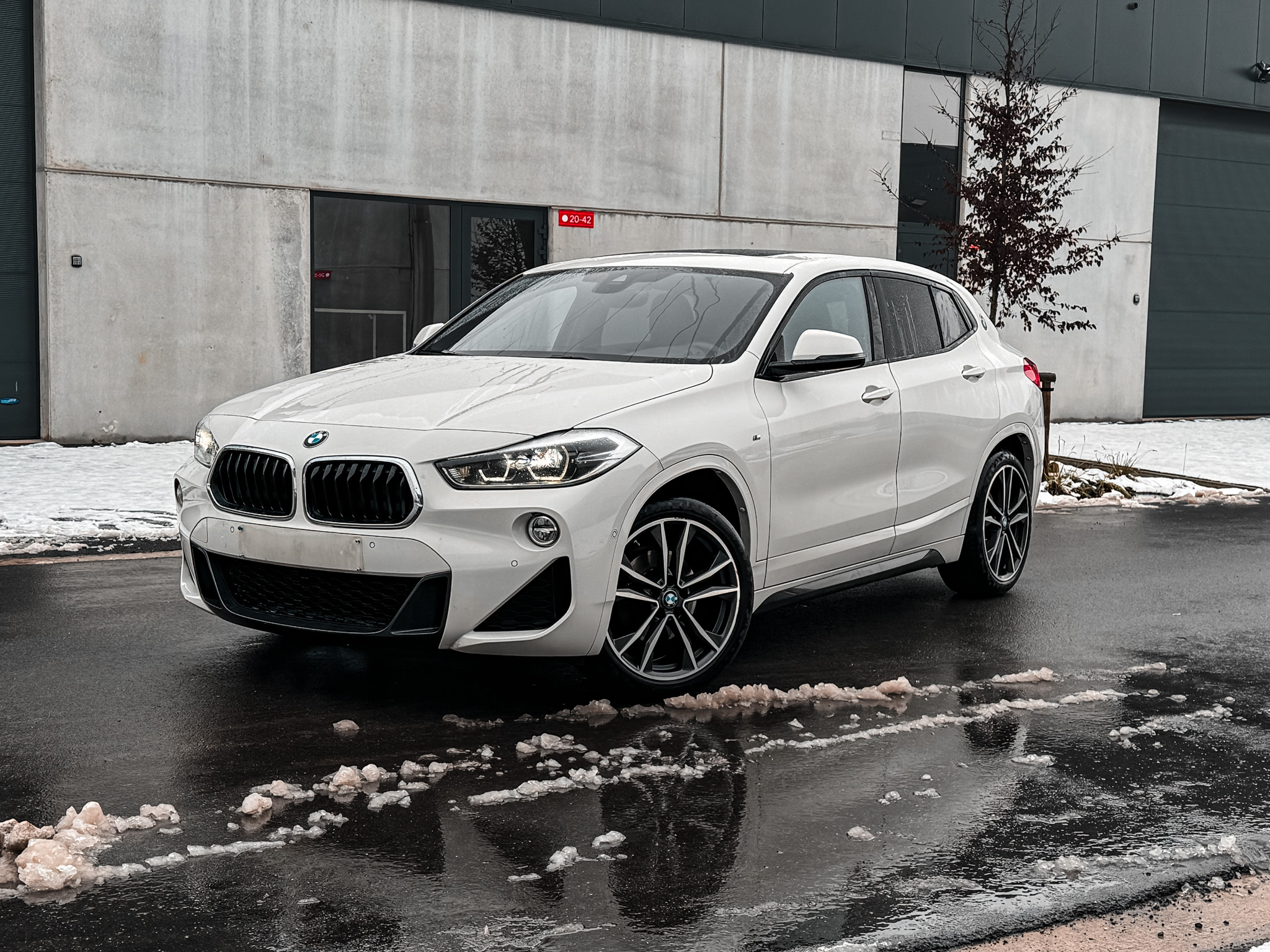 BMW X2 sDrive 18iA M-Pakket photo 1