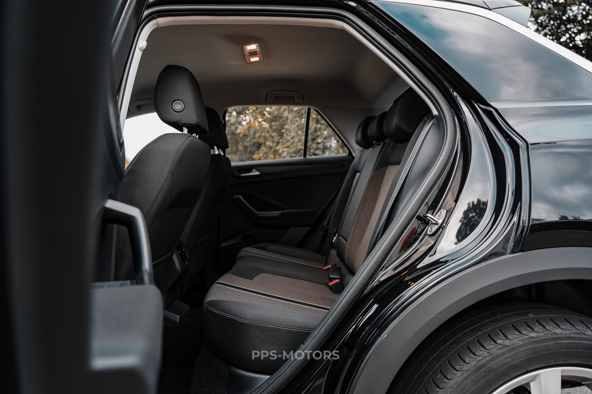 Volkswagen T-ROC 1.5 TSI photo 8