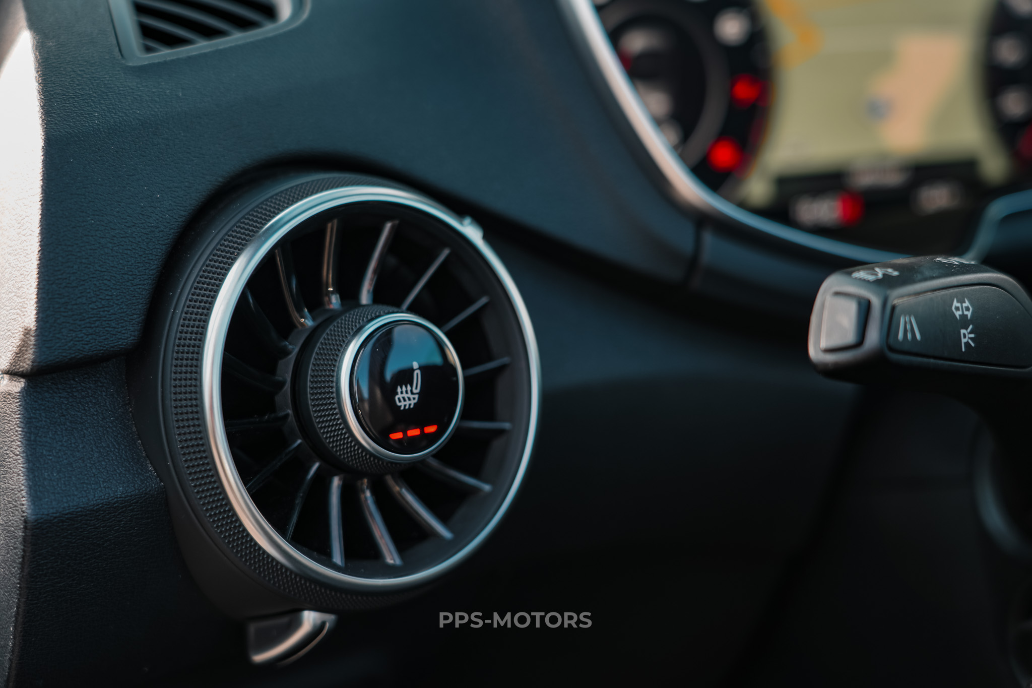 Audi TT ROADSTER 2.0 TFSI S-TRONIC photo 25