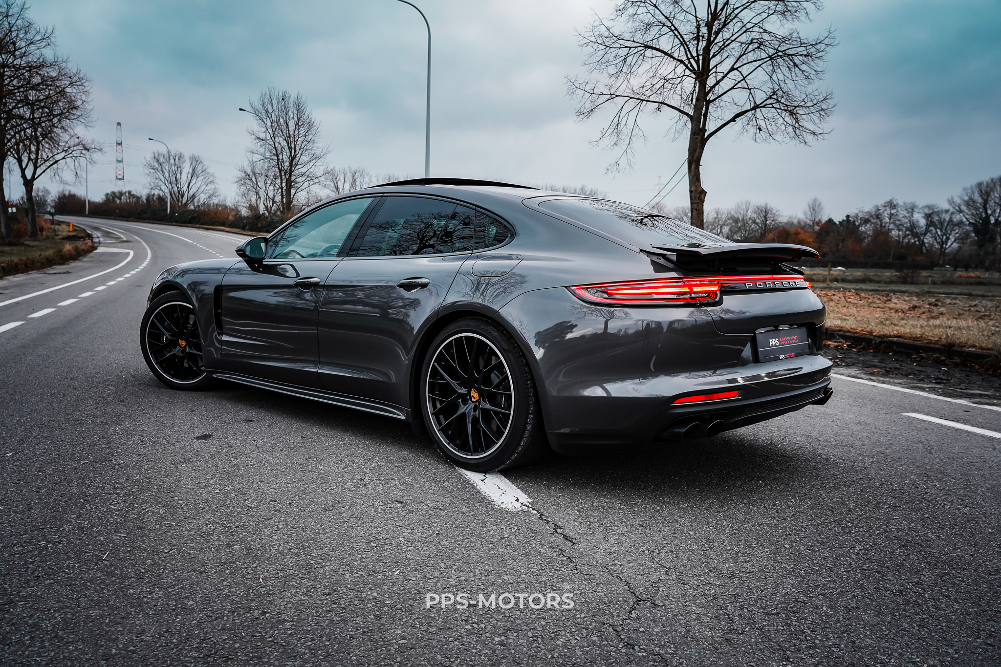 Porsche PANAMERA 4 E-HYBRID photo 35