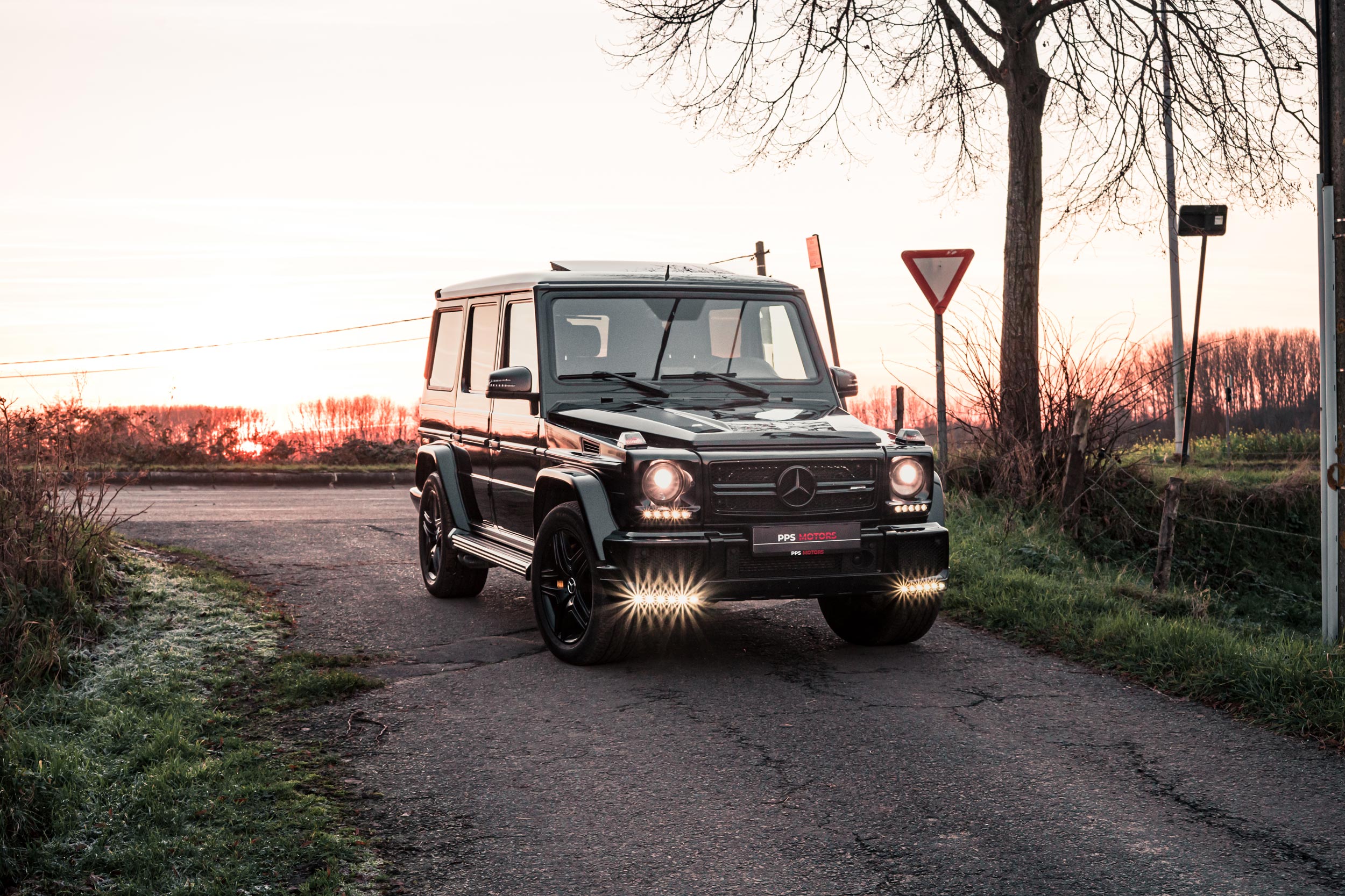 Mercedes Benz G63 AMG 5.5 V8 | BRABUS OPTIK photo 22