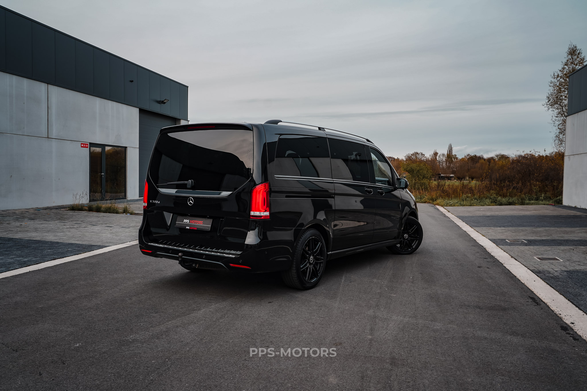 Mercedes Benz V300 AMG PAKKET photo 12