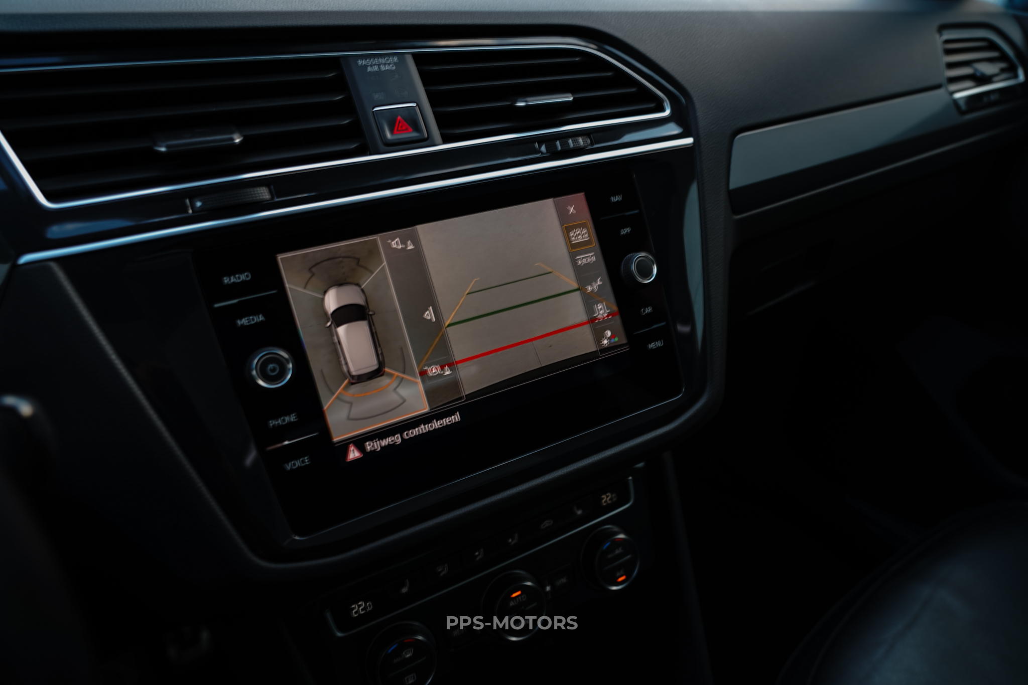 Volkswagen TIGUAN 1.4 TSI R-LINE photo 25