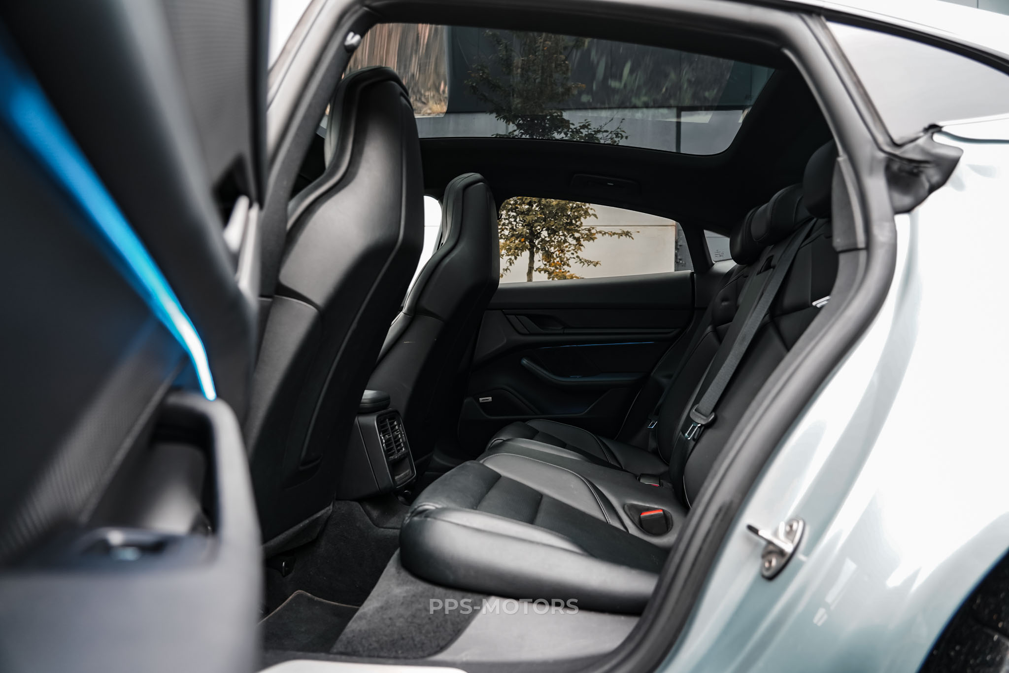 Porsche TAYCAN 4S SPORTDESIGN photo 12