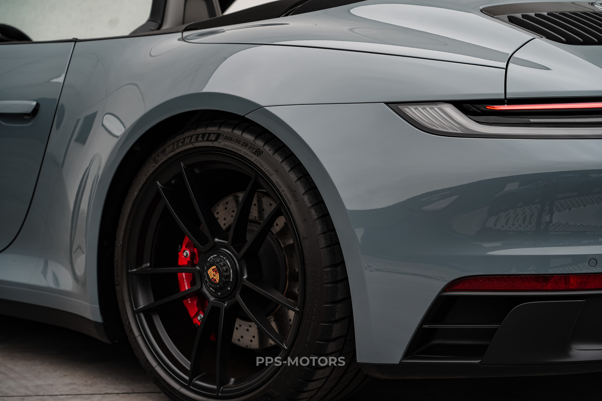 Porsche 992 CARRERA CABRIO 4 GTS photo 22