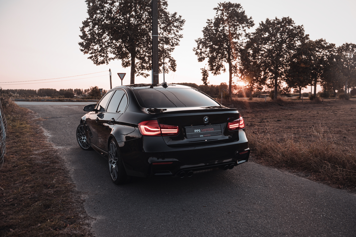 BMW M3 COMPETITION photo 24