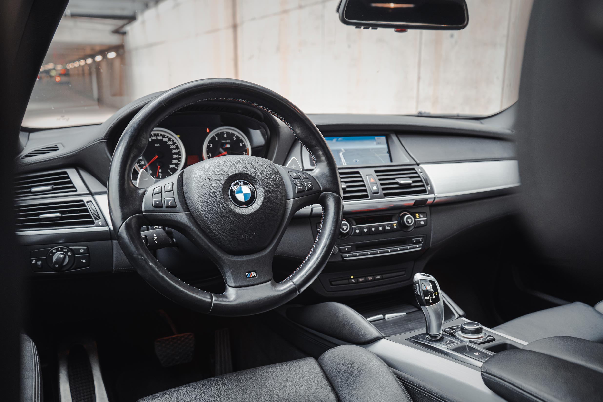 BMW X6 M 4.4i V8 TWIN-TURBO - LICHTE VRACHT photo 13