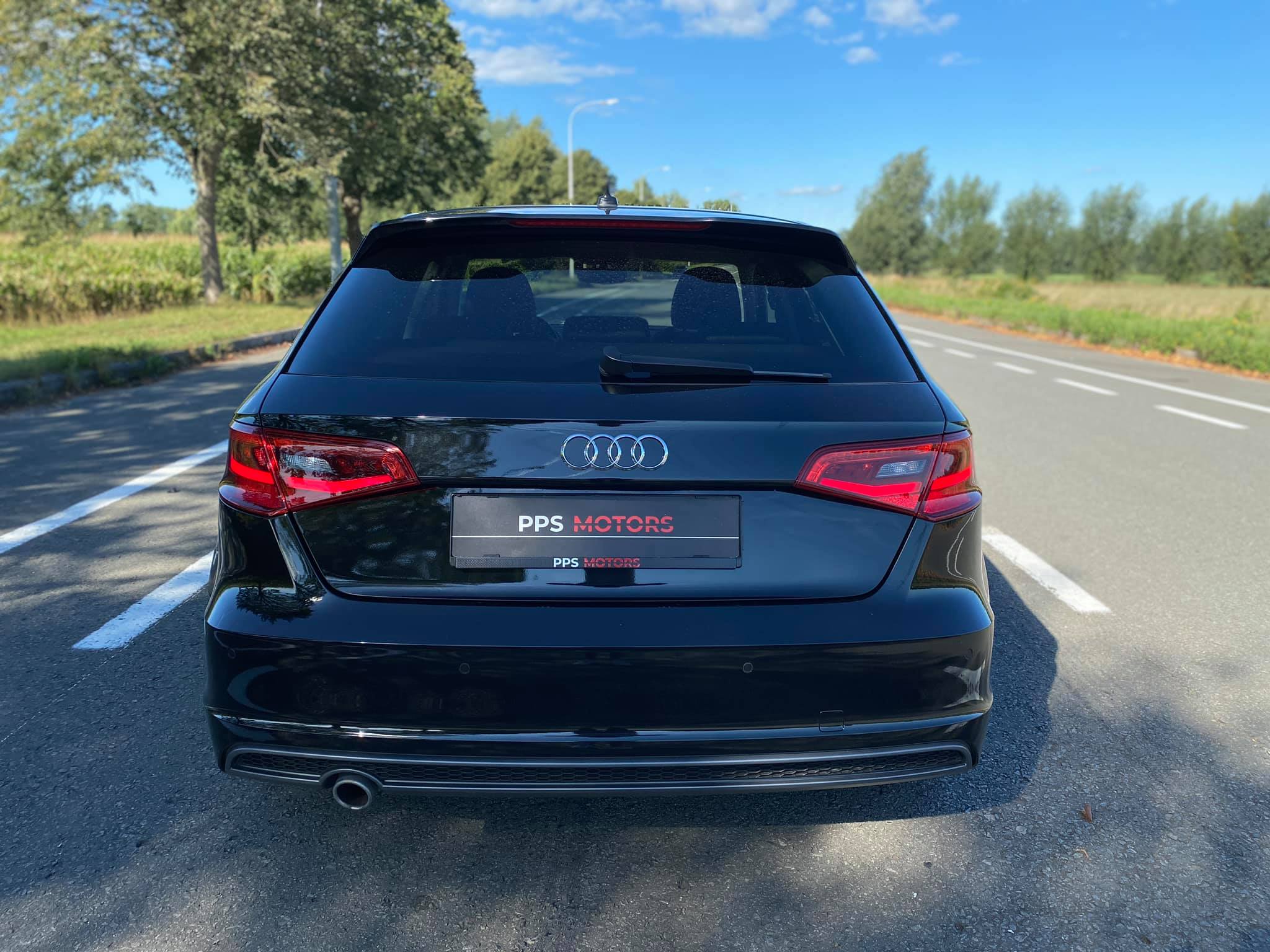 Audi A3 1.6 TDI S-LINE photo 5