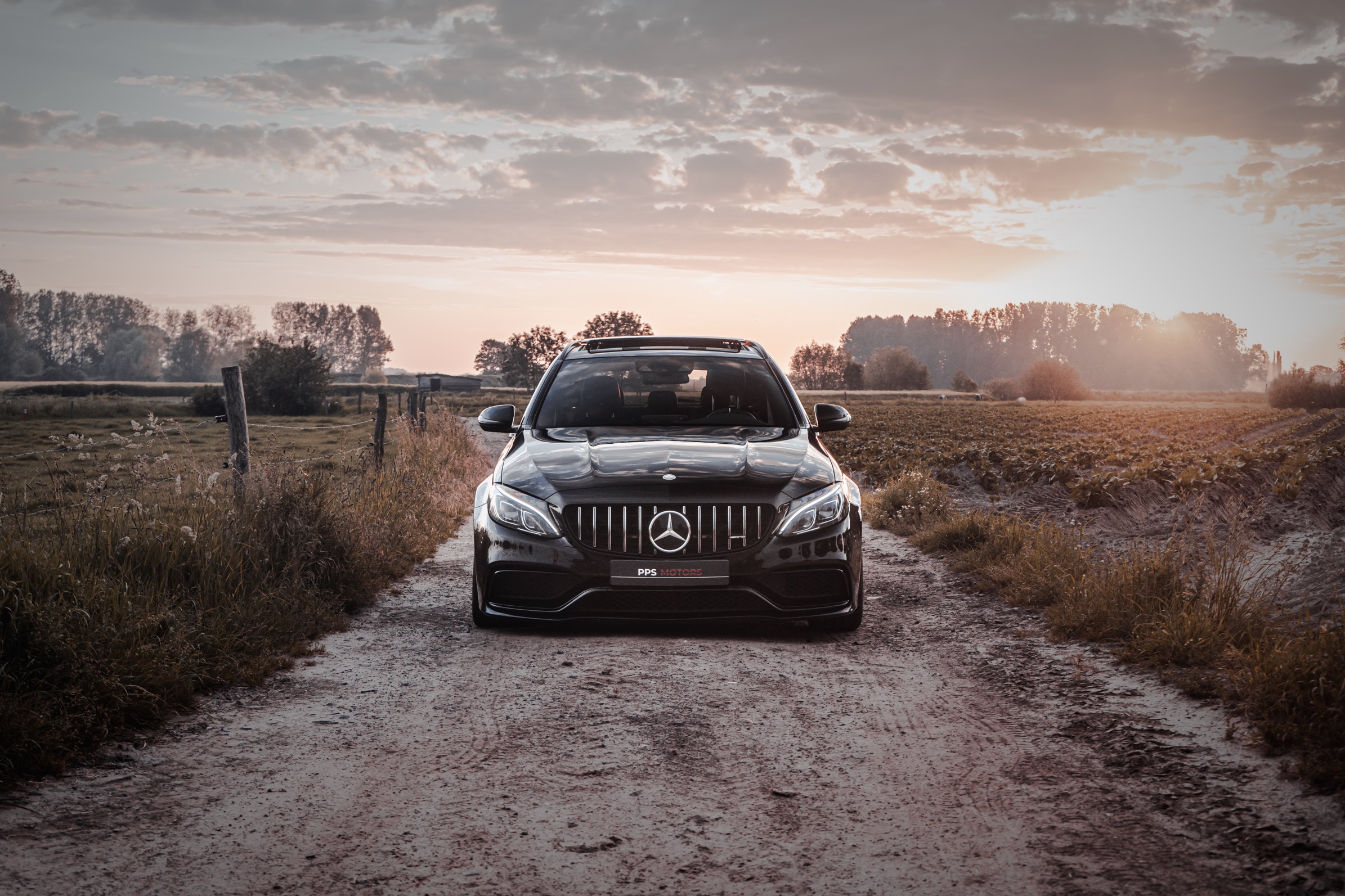 Mercedes Benz C63s AMG 4.0 BITURBO V8 - LICHTE VRACHT photo 3