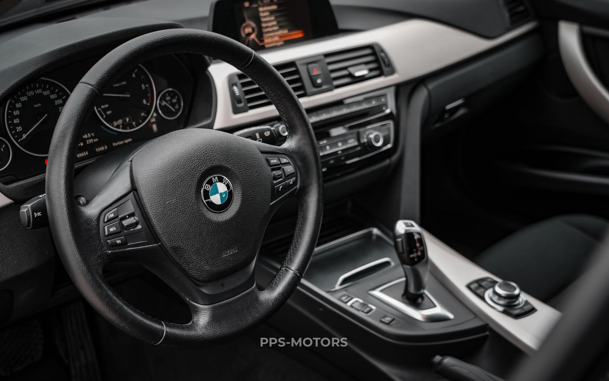 BMW 318dA F31 TOURING photo 14