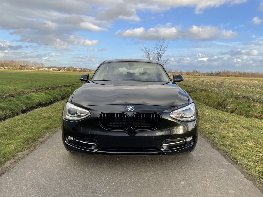 BMW 118d photo 2