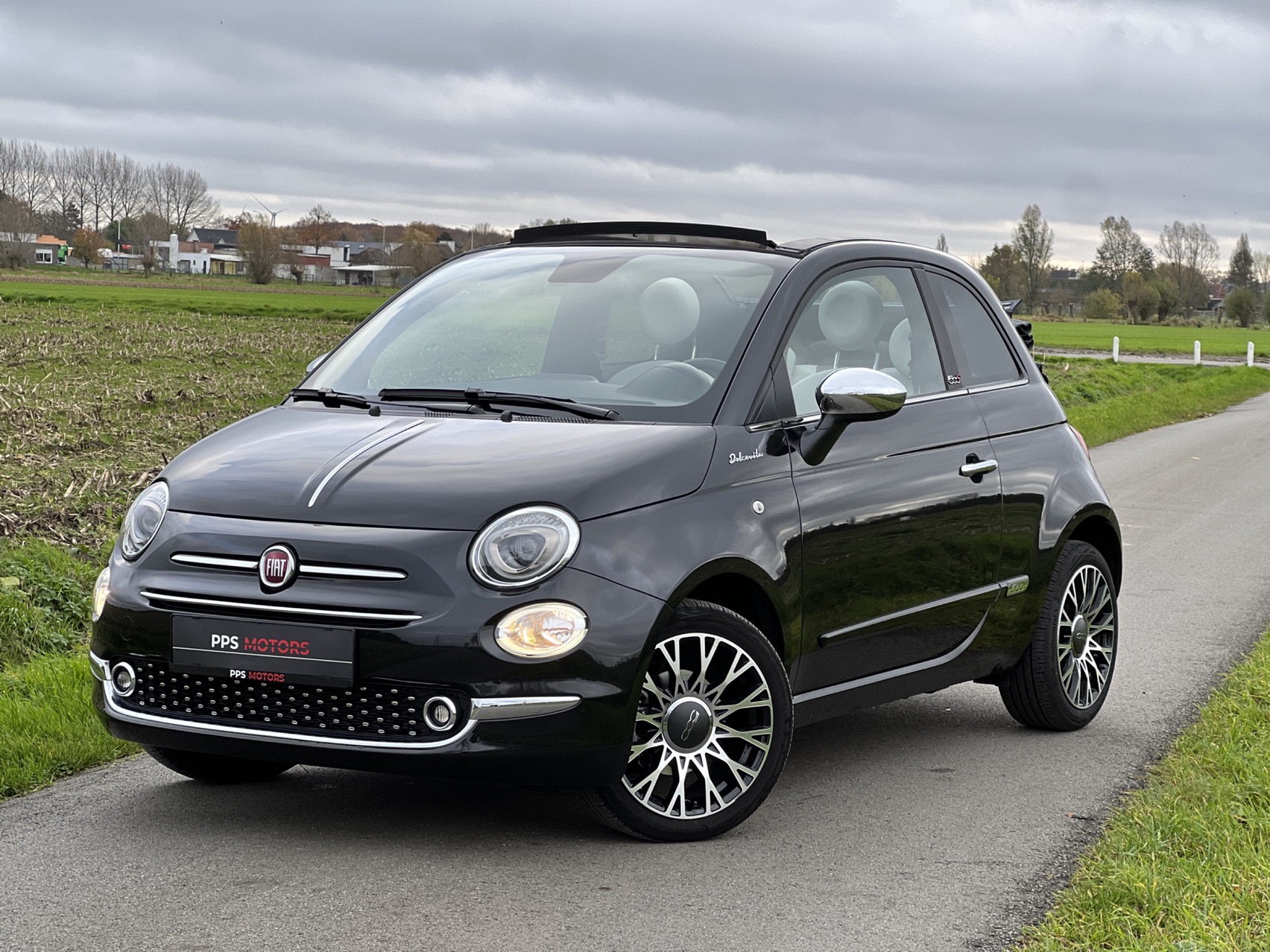 Fiat 500C Hybrid Dolcevita photo 3