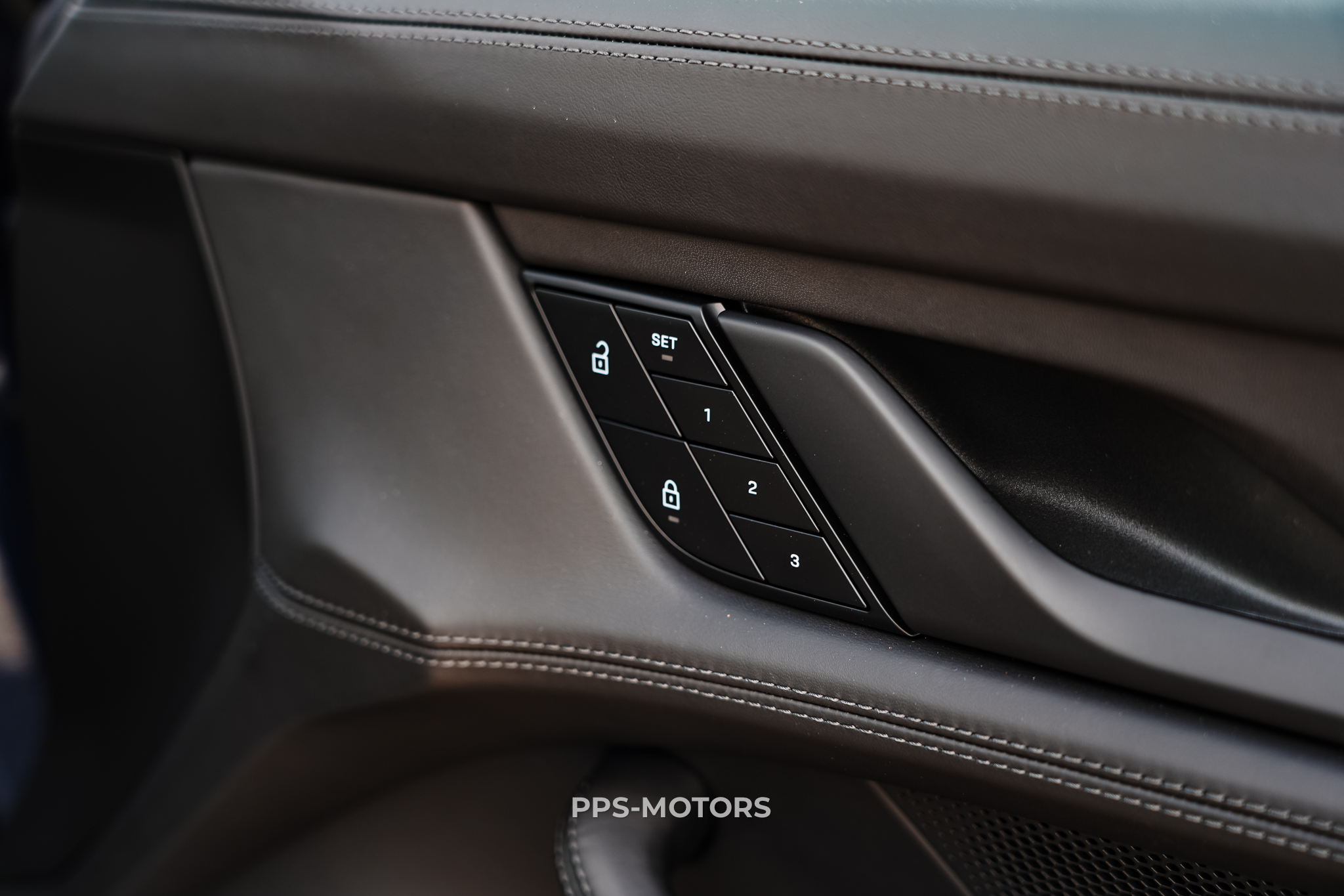 Porsche TAYCAN TURBO NEW! photo 43