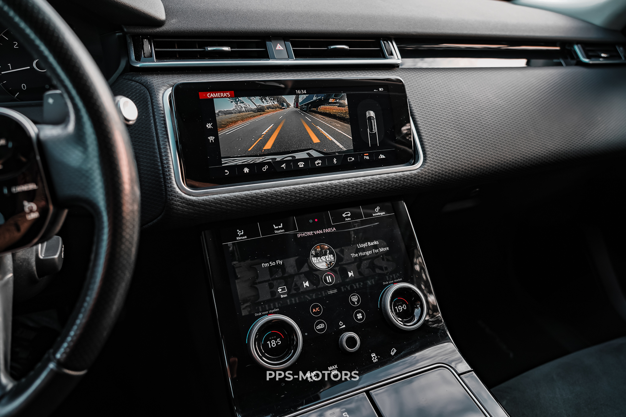Land Rover RANGE ROVER VELAR photo 18