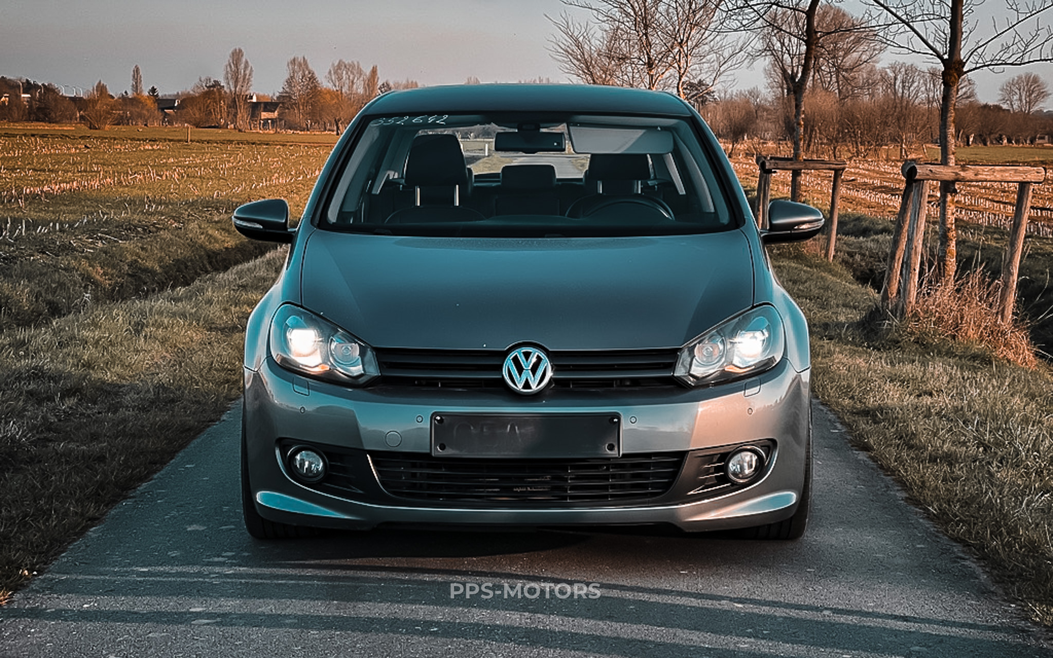Volkswagen GOLF VI 2.0 TDI R-LINE photo 2