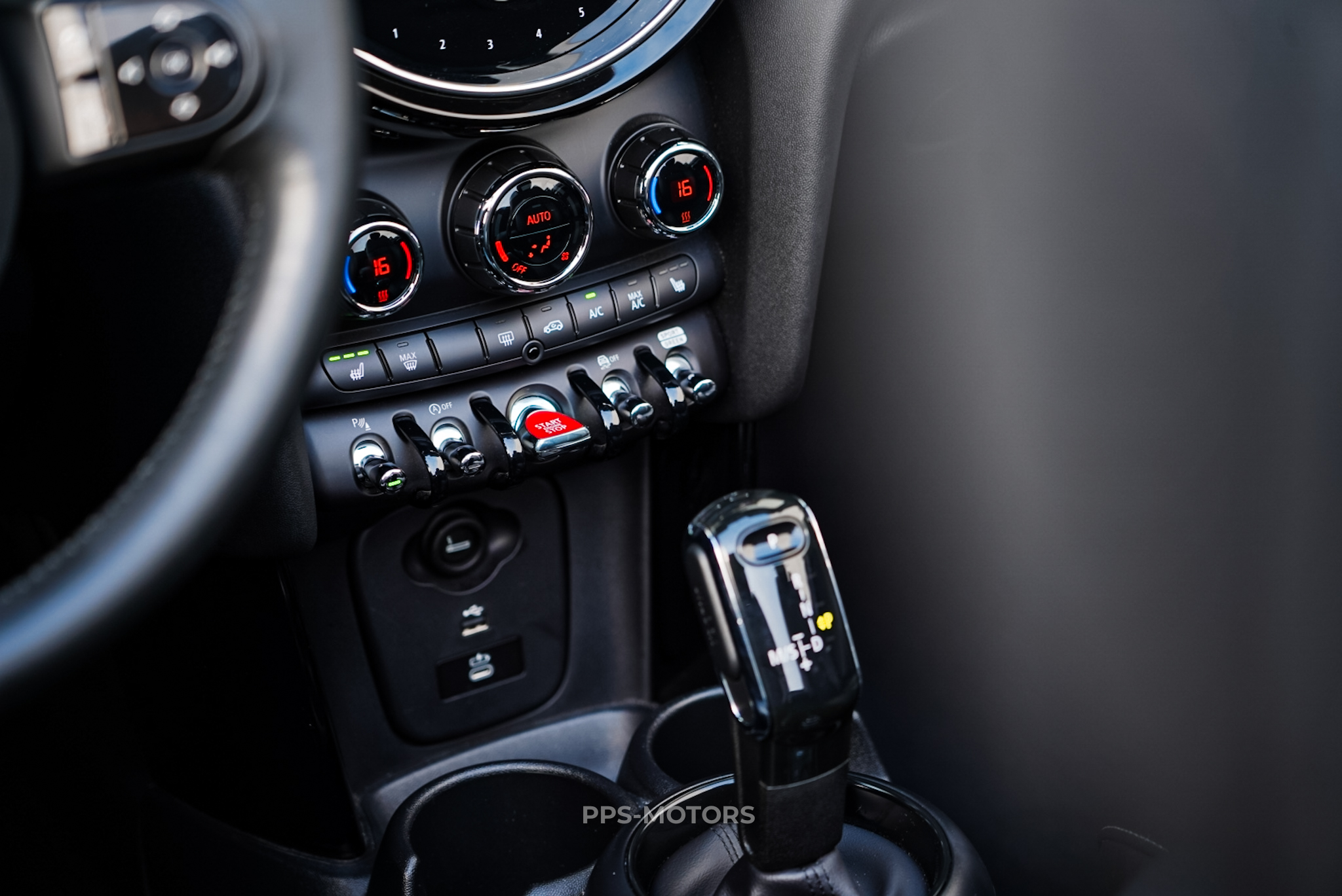 MINI COOPER CABRIO photo 18