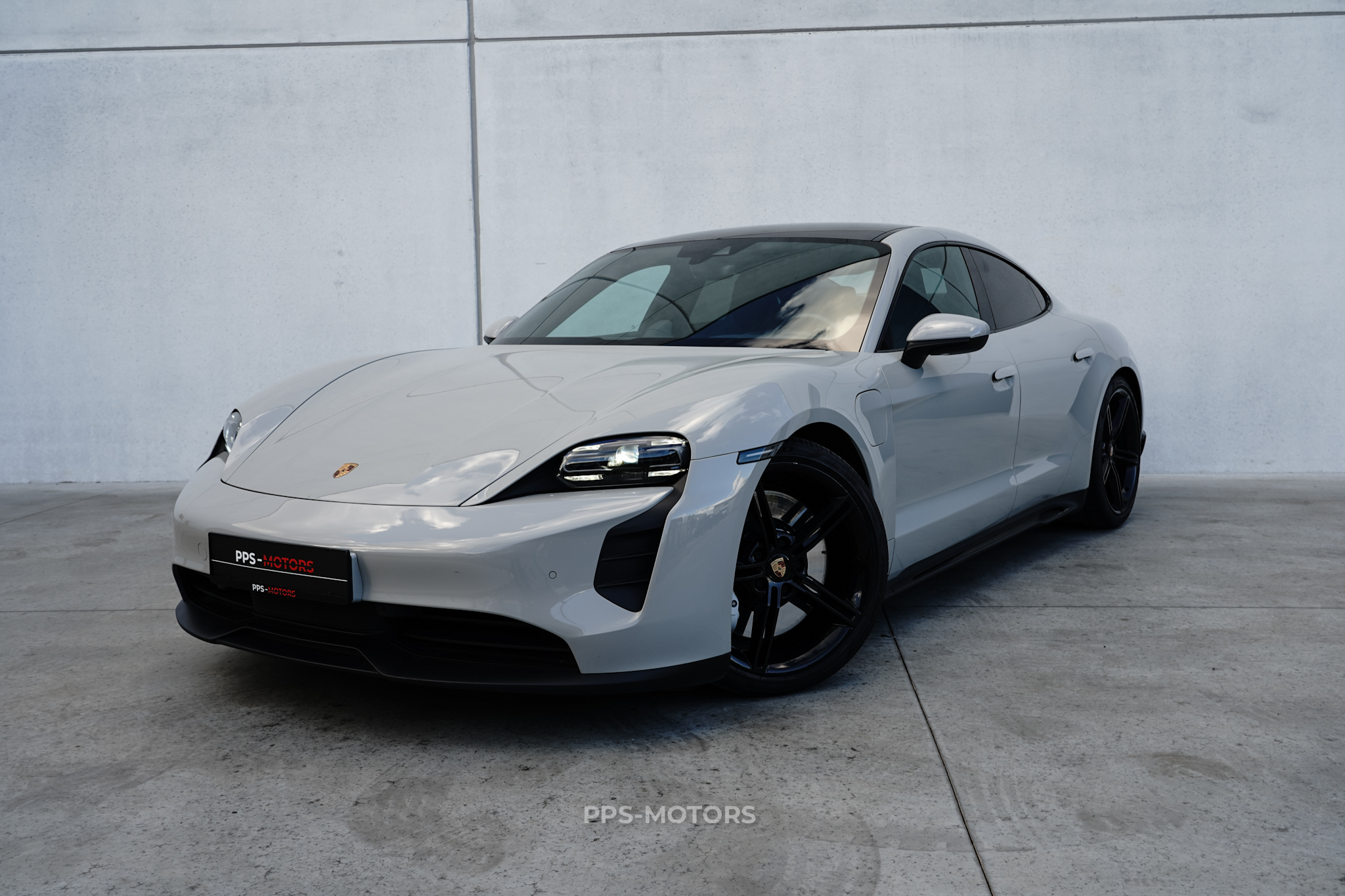 Porsche TAYCAN 4S SPORTDESIGN