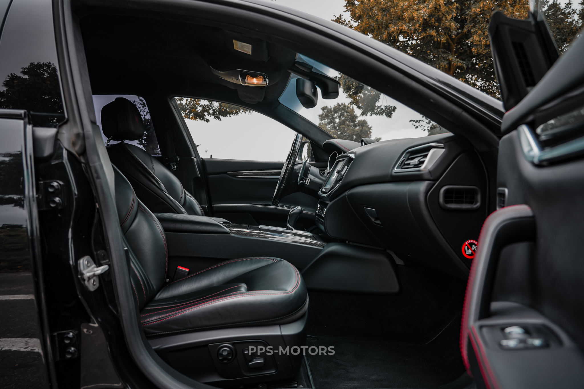 Maserati GHIBLI 3.0 V6 TURBO photo 22