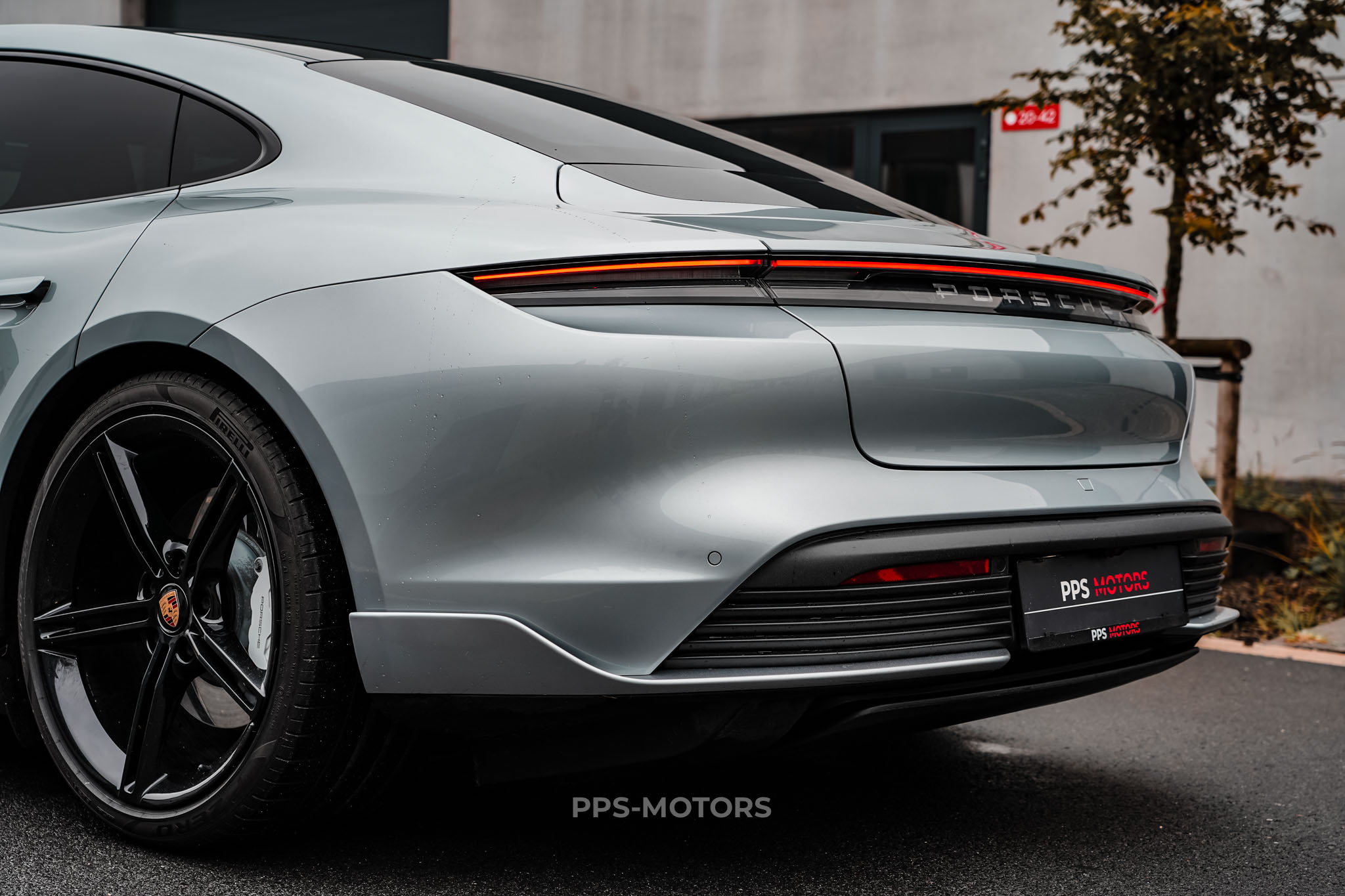 Porsche TAYCAN 4S SPORTDESIGN photo 10