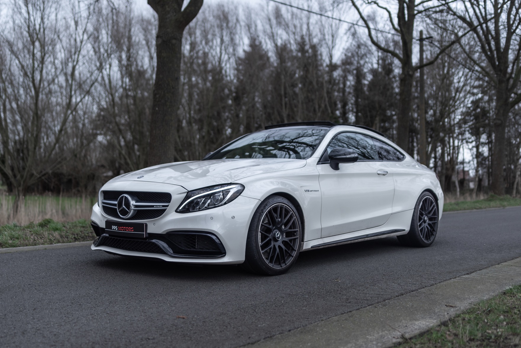 Mercedes Benz C63 AMG 4.0 BITURBO V8 photo 17