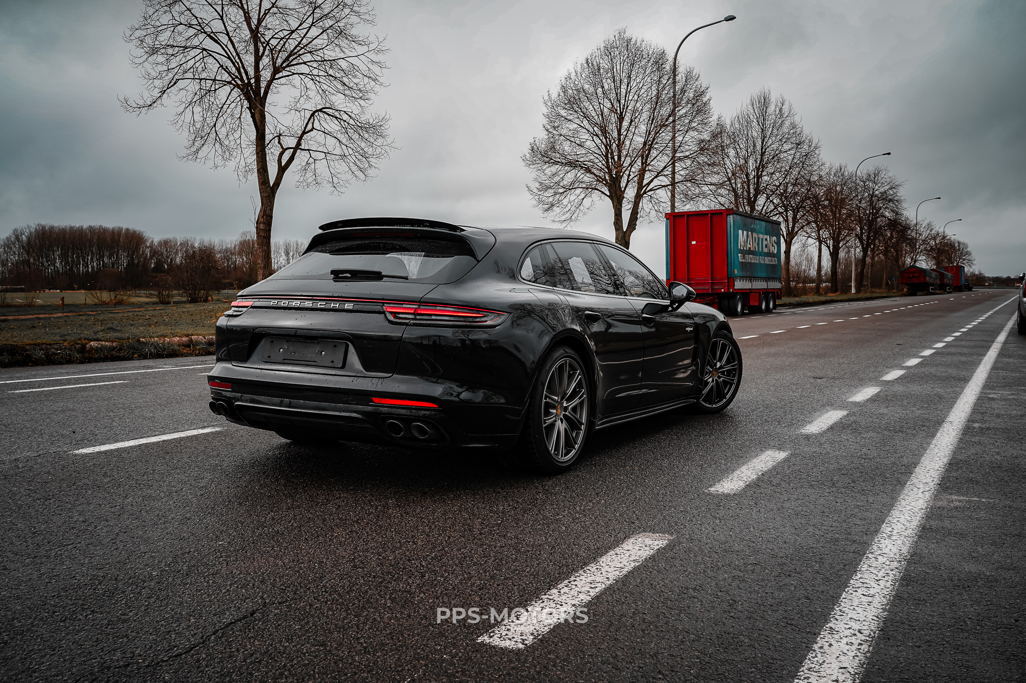 Porsche PANAMERA 4 E-HYBRID photo 4