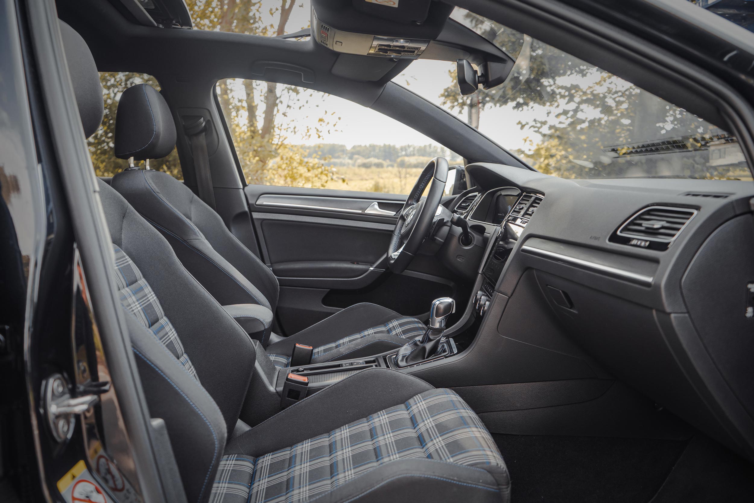 Volkswagen GOLF GTE photo 11