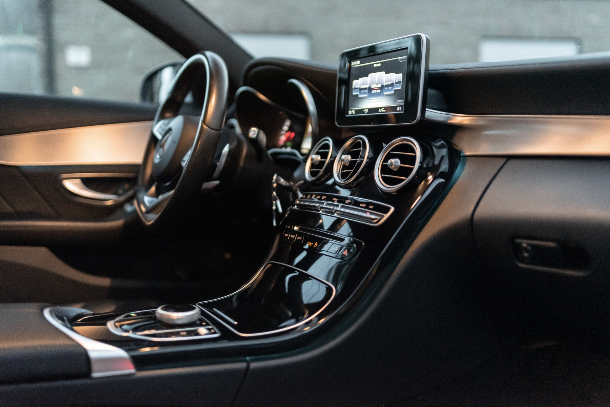 Mercedes Benz C180 BLUETEC AMG-LINE photo 14