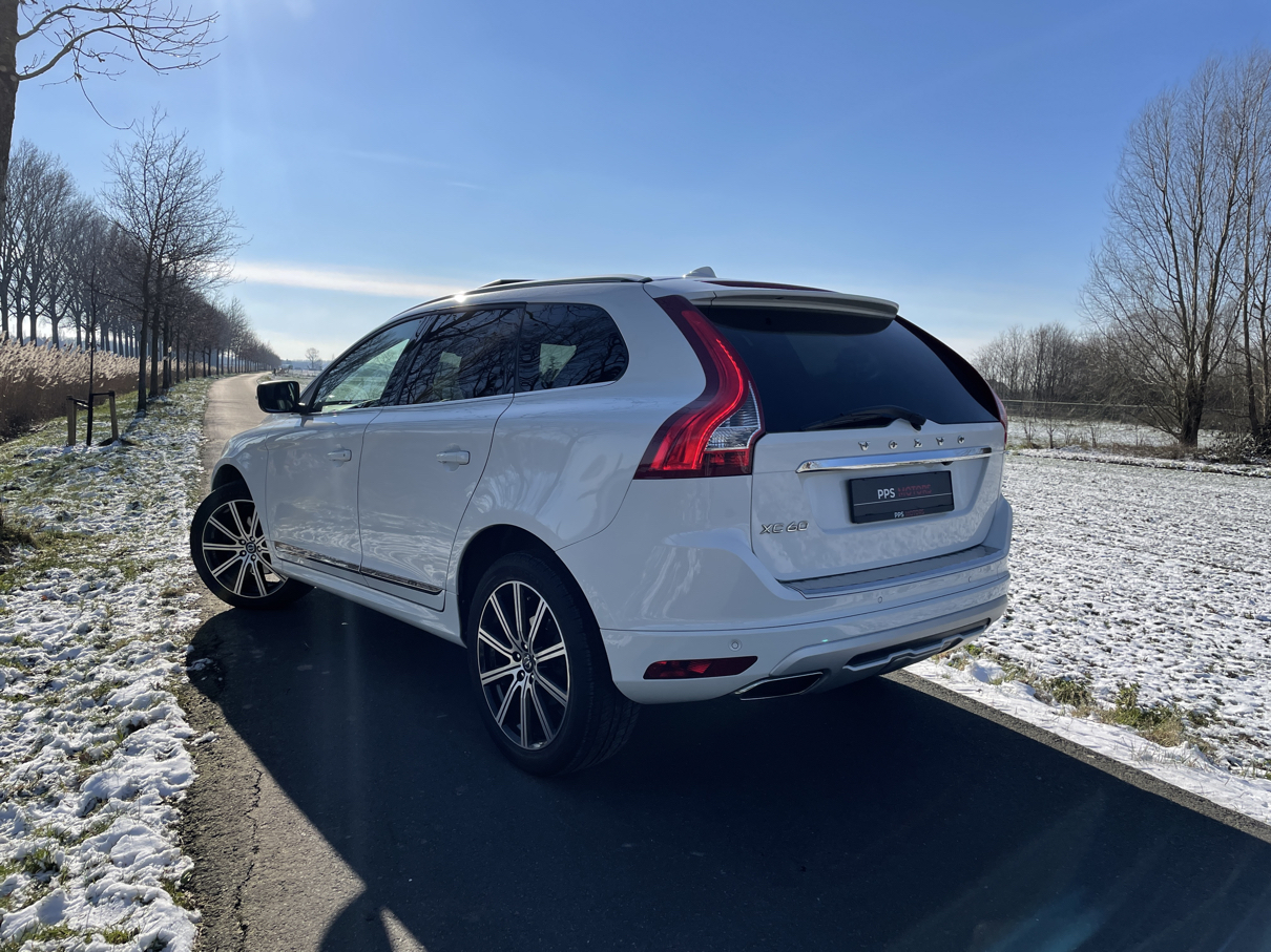 Volvo XC60 2.0 D3 R-DESIGN photo 2