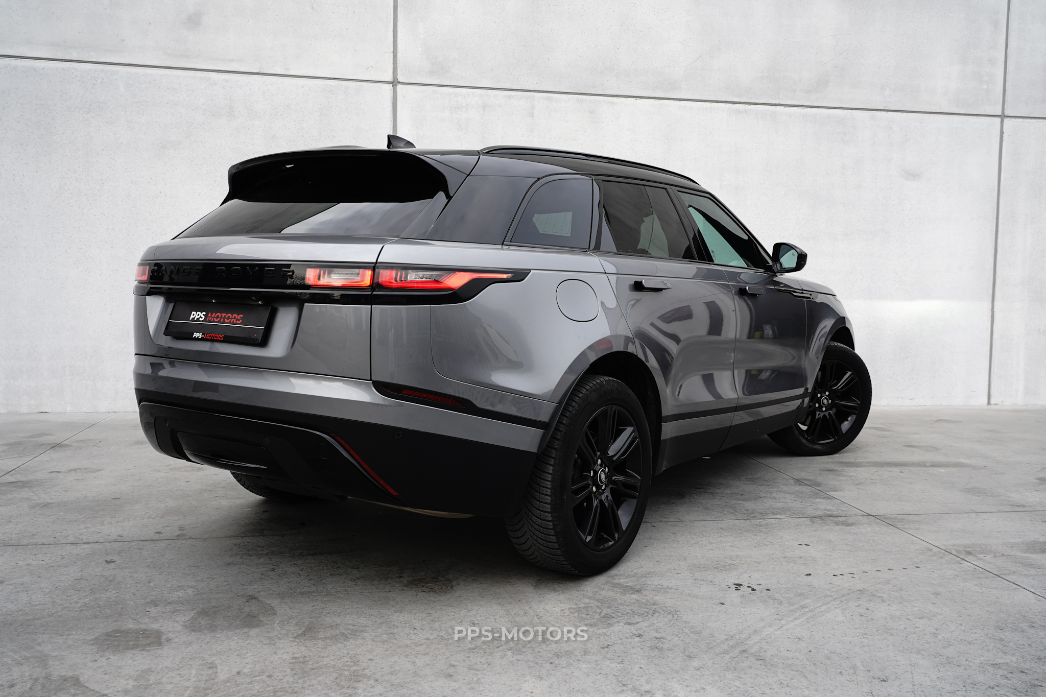 Land Rover VELAR 3.0 P400E photo 6