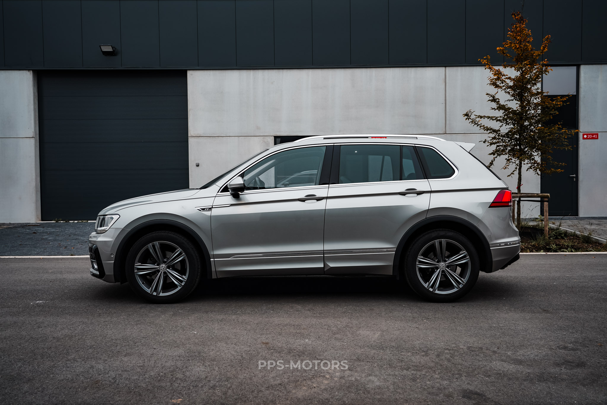 Volkswagen TIGUAN 1.4 TSI DSG R-LINE photo 4