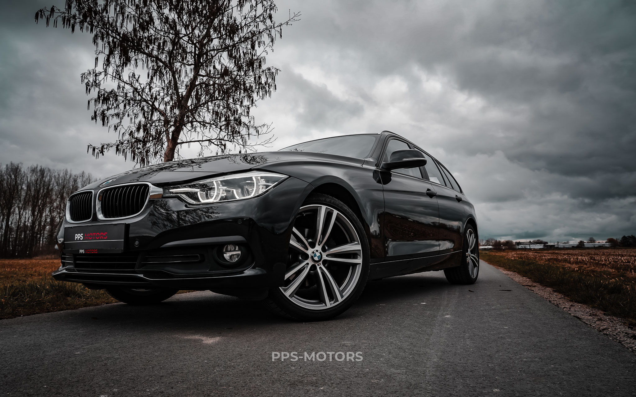 BMW 318dA F31 TOURING photo 2