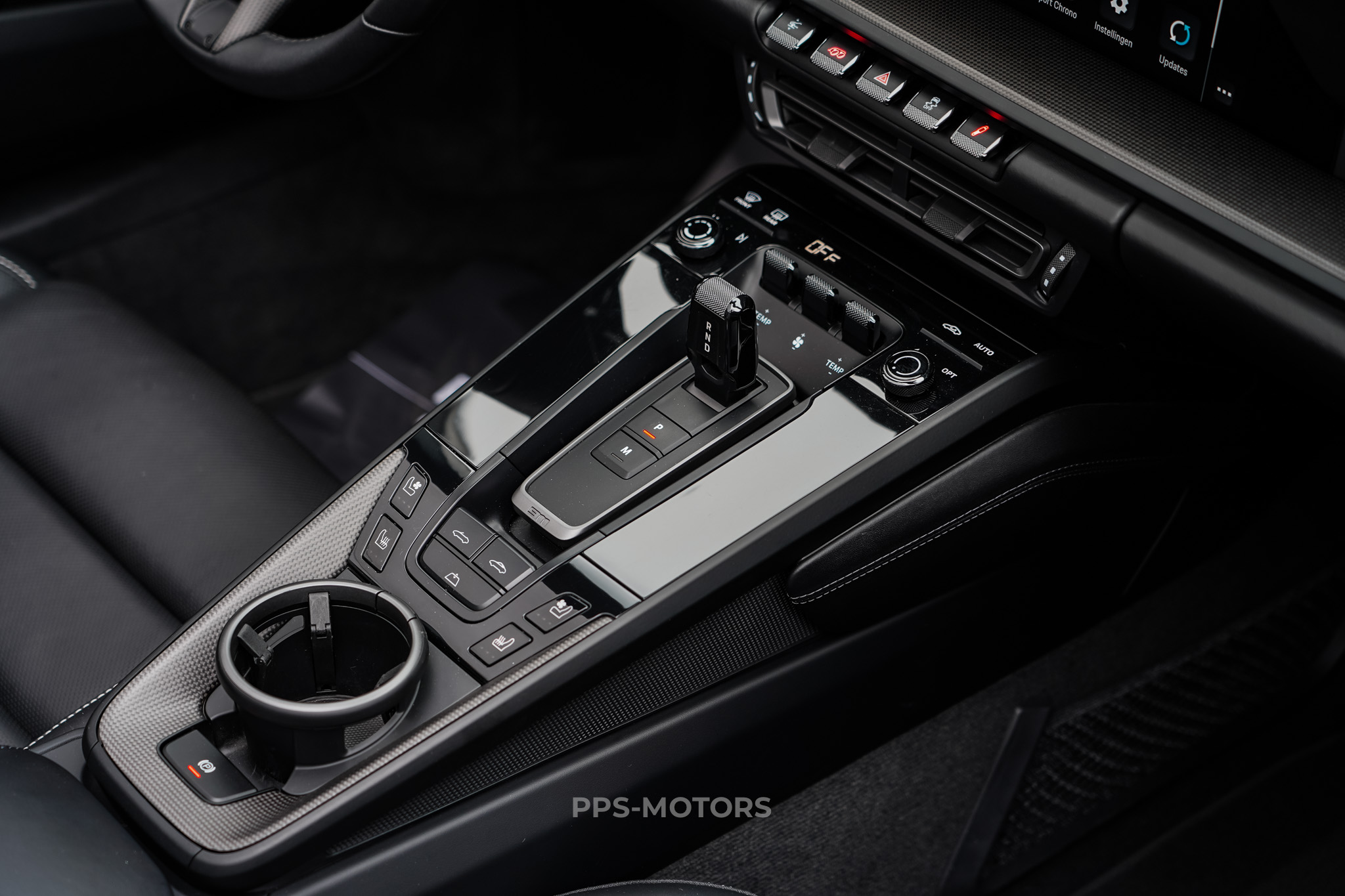 Porsche 992 CARRERA CABRIO 4 GTS photo 20
