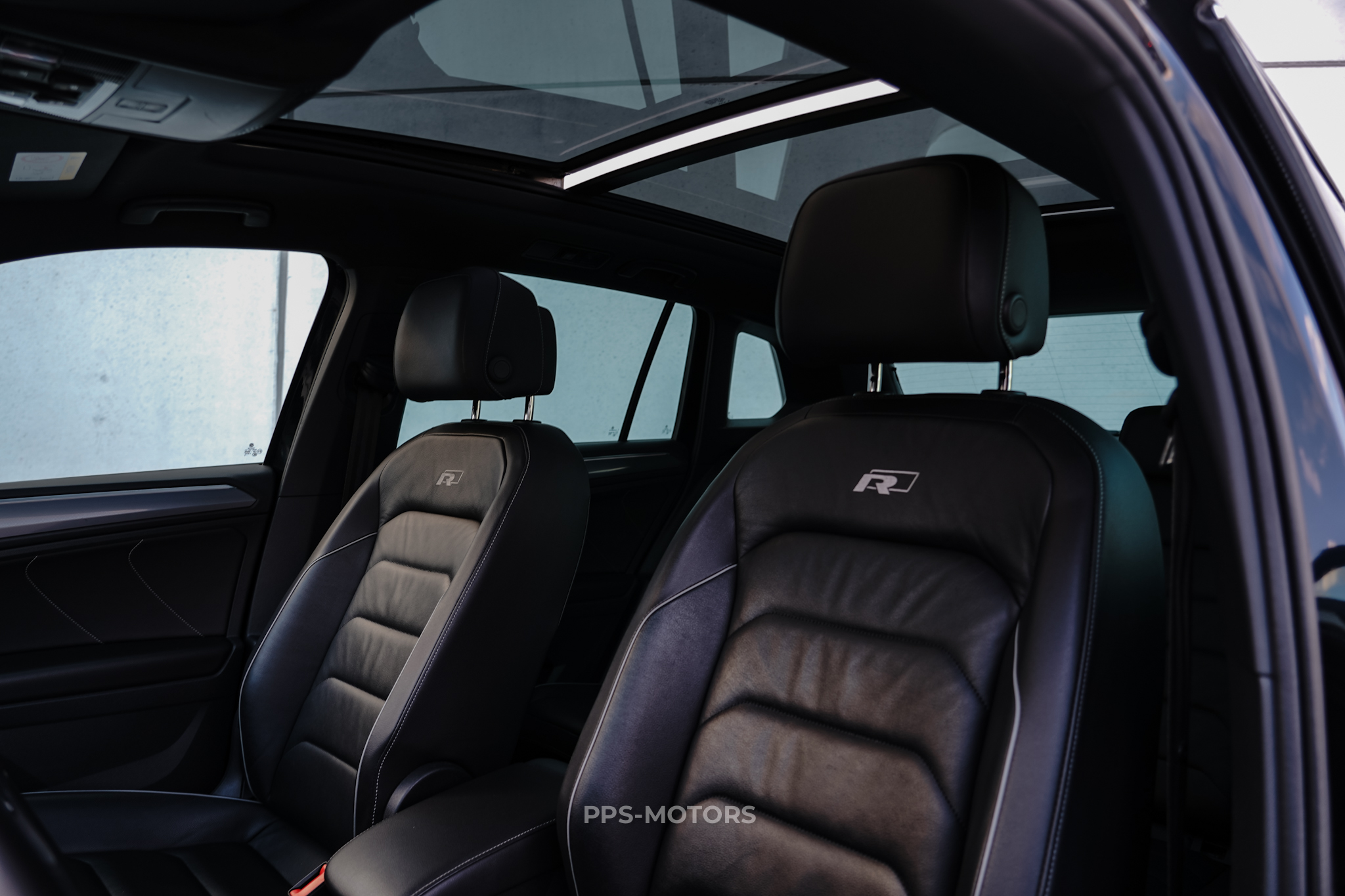 Volkswagen TIGUAN 1.4 TSI R-LINE photo 24