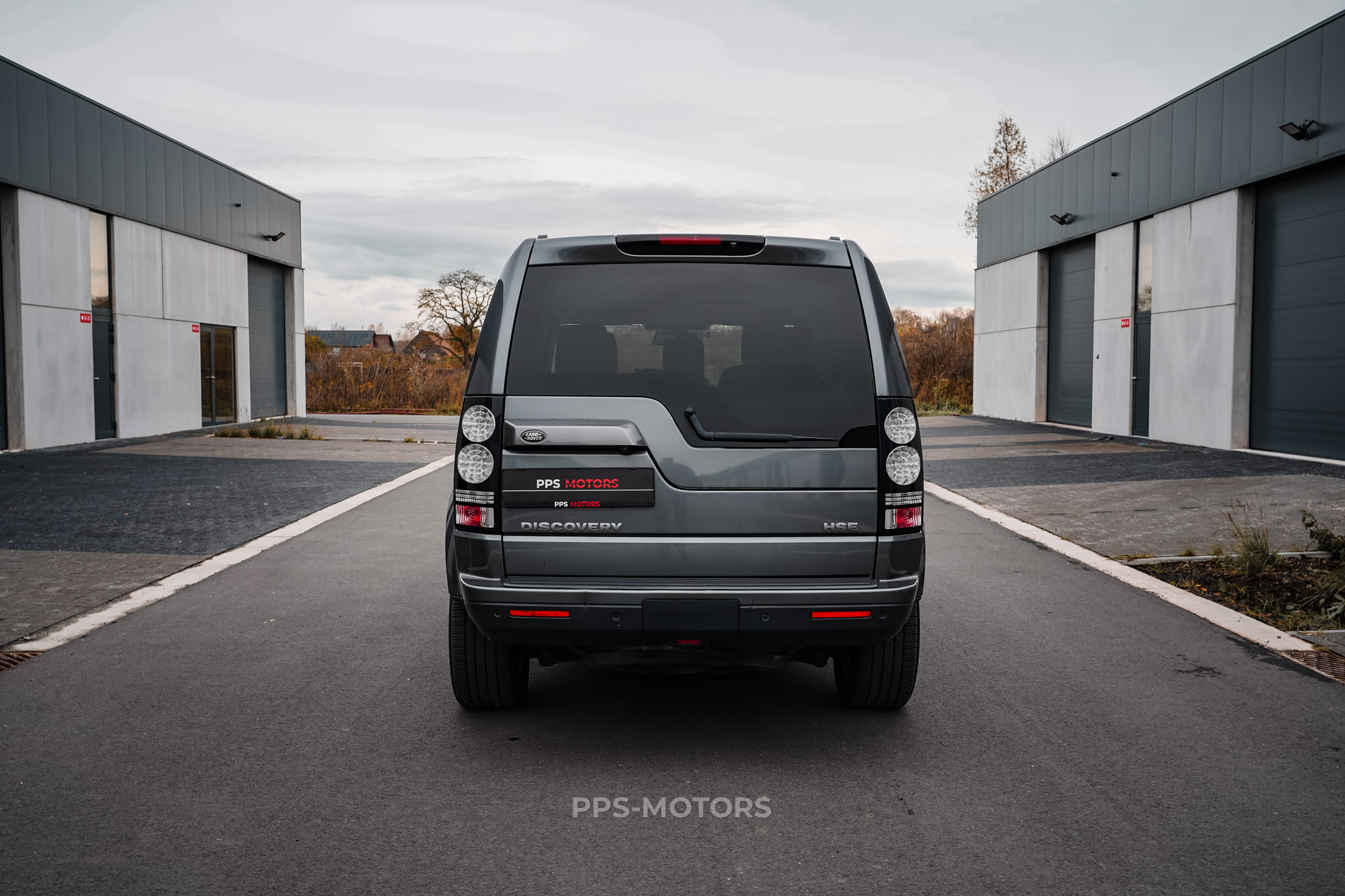 Land Rover DISCOVERY 3.0 TDV6 HSE photo 3