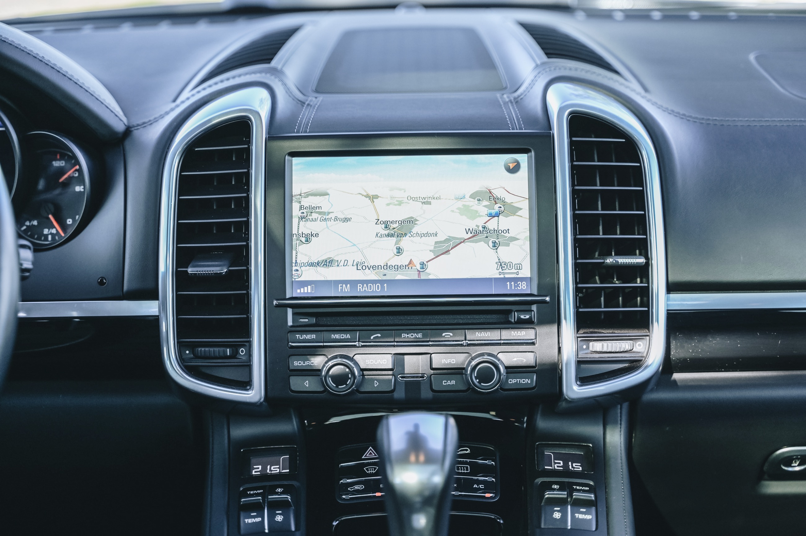 Porsche CAYENNE 3.0 photo 18